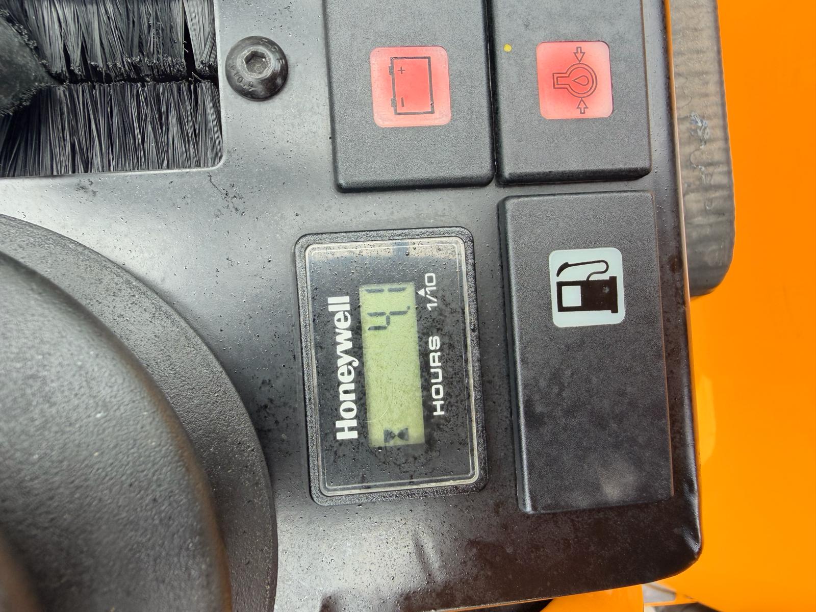 JCB 8008CTS**NEU**Modell 2026**ab 247 €/mtl.