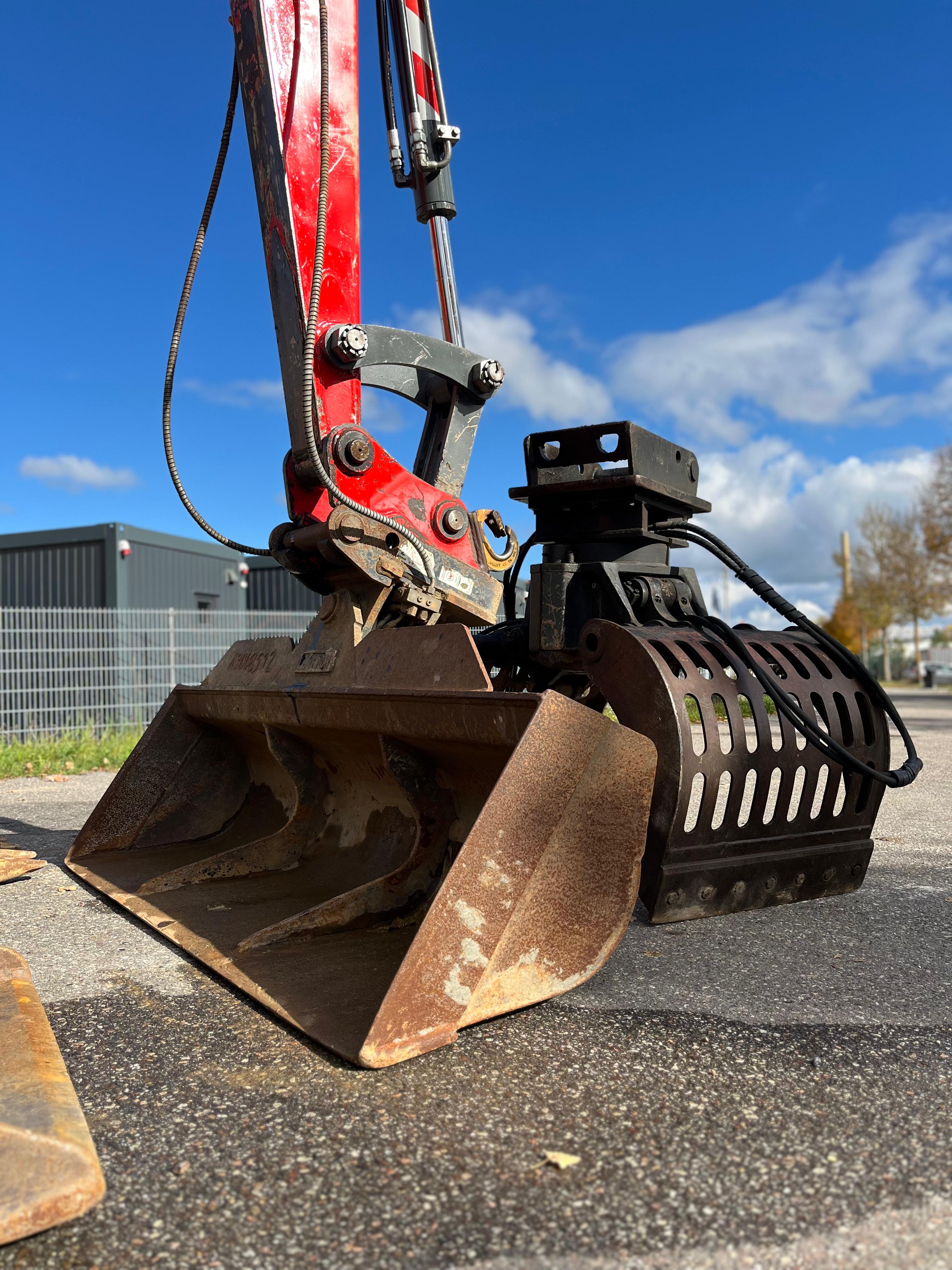 Gebraucht Neuson 9503**Schild und Pratzen**SW, Sortiergreifer, HS, 4x TL**