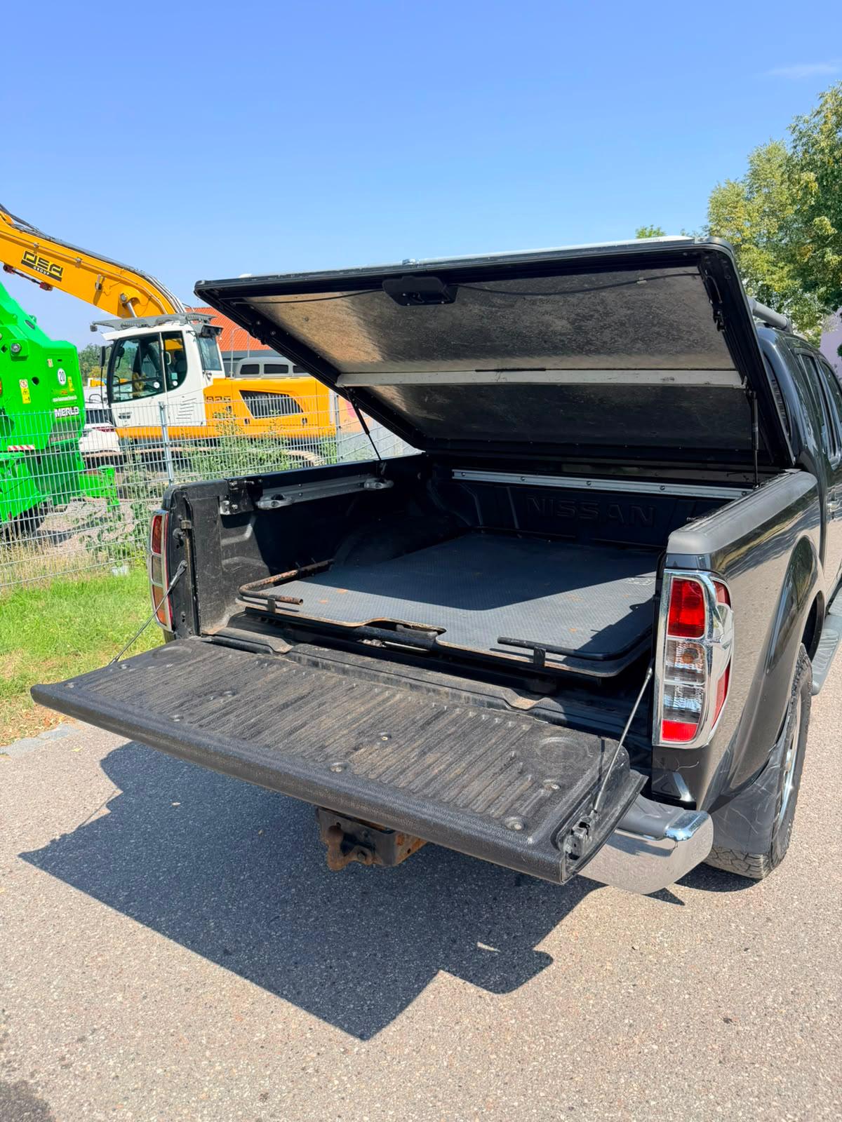Gebraucht Nissan Navara Pickup Double Cab LE V6 4X4