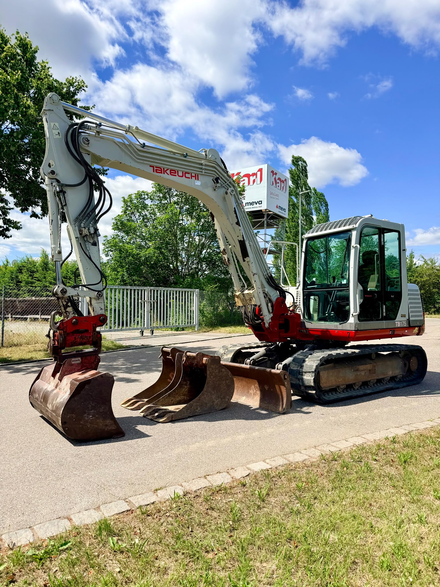 Gebraucht Takeuchi TB 175 inkl. Humusschaufel und 2x Tieflöffel