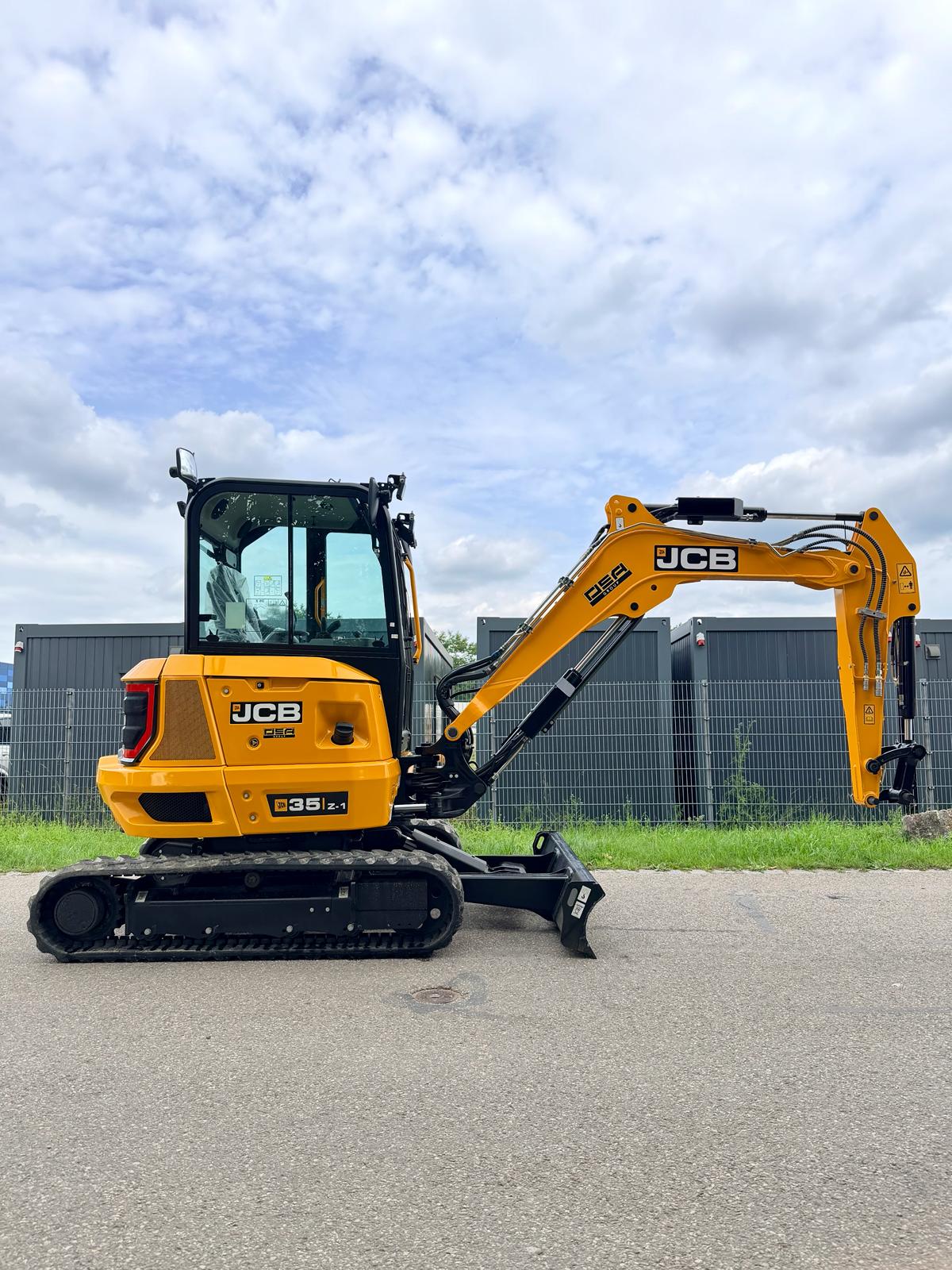JCB 35Z-1 Pro Cab**NEU**Modell 2026**ab 799 €/mtl.