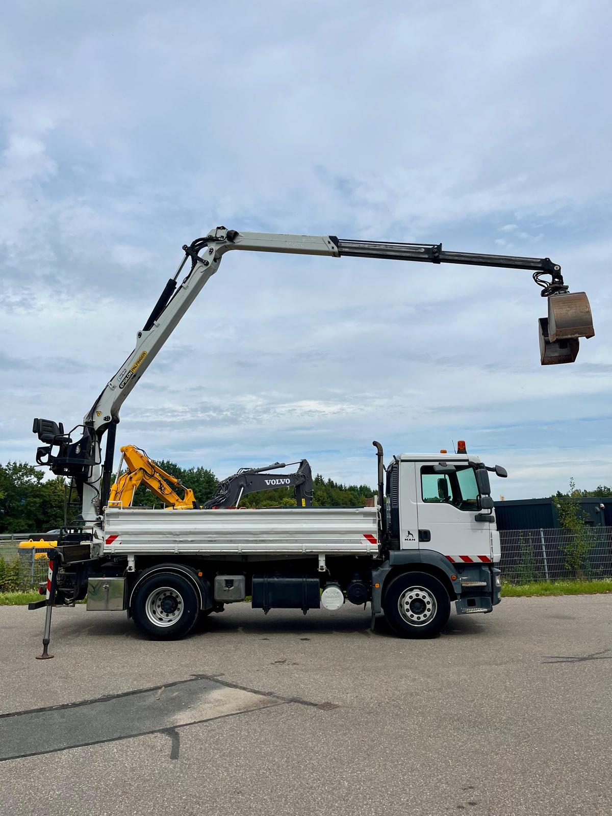 Gebraucht MAN TGM 18.280 mit Palfinger Kran, Funk, Greifer