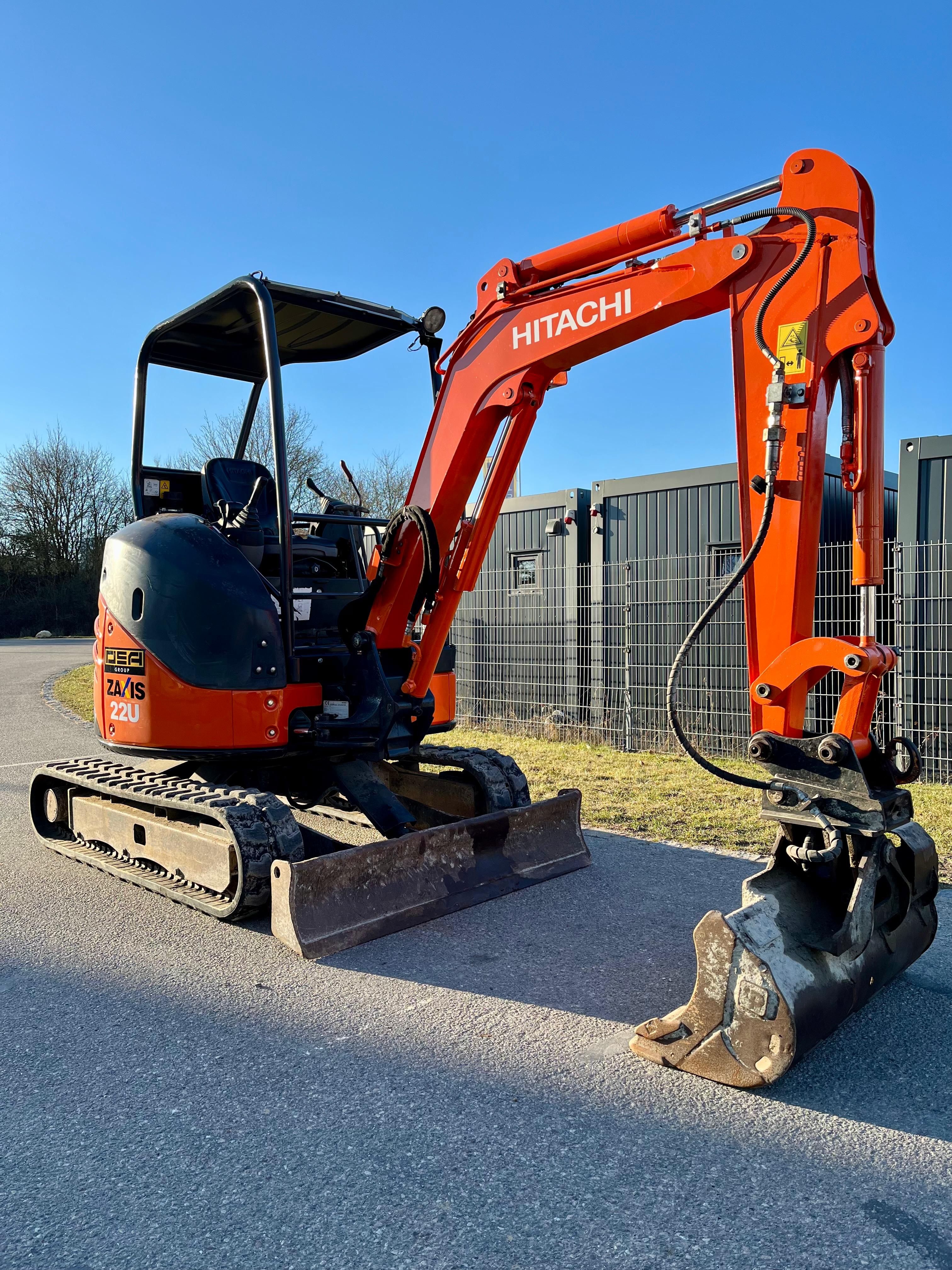 Gebraucht Hitachi ZX22U-2 YLR**Bj. 2010**3.446 Std.**