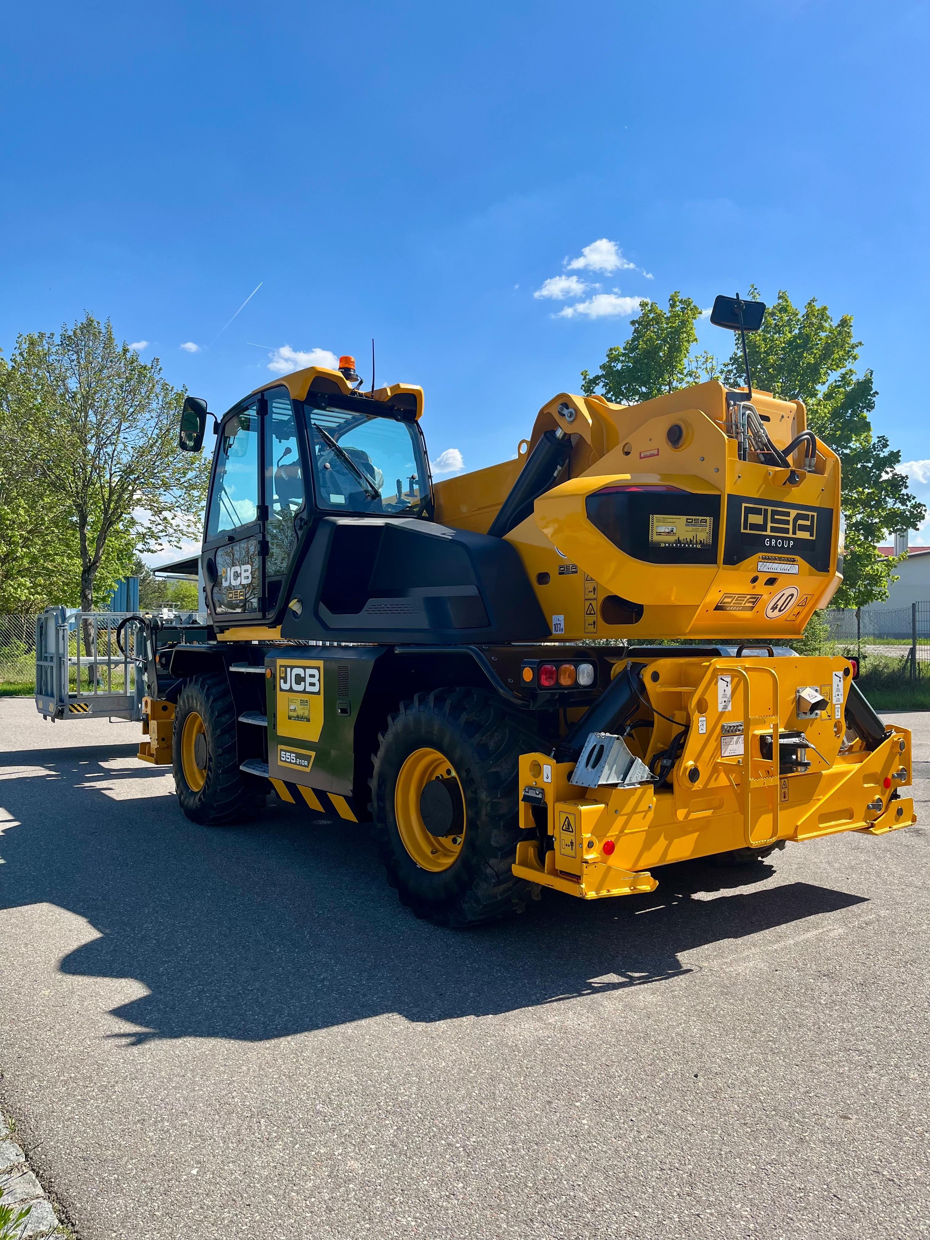 Gebraucht Teleskoplader JCB RTH555P 210 R Roto *Vorführer* mit Korb, Gabel