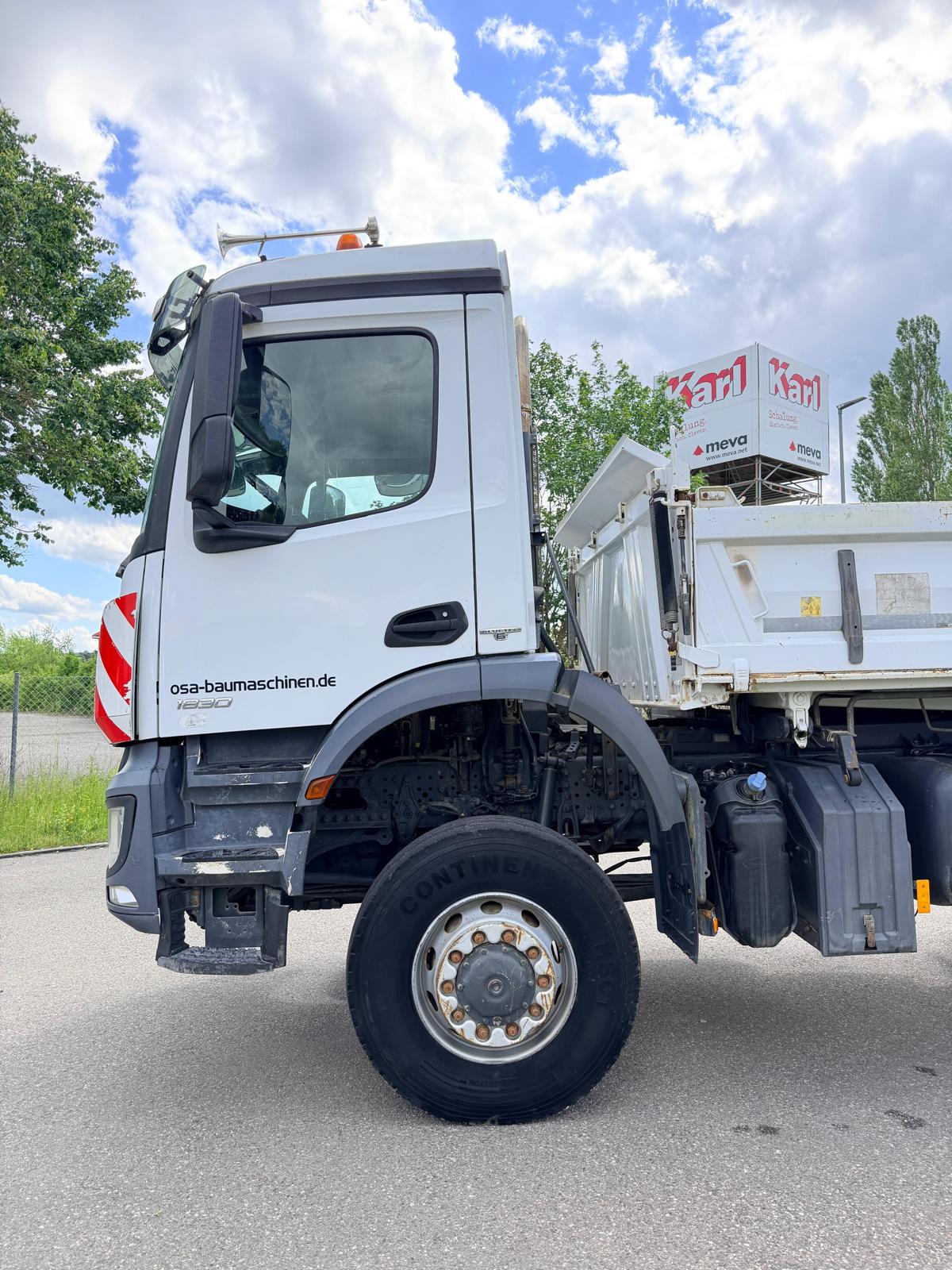 Gebraucht Mercedes-Benz Arocs 1830 4x4**88.989 km**