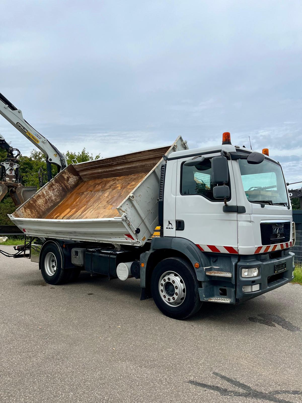 Gebraucht MAN TGM 18.280 mit Palfinger Kran, Funk, Greifer