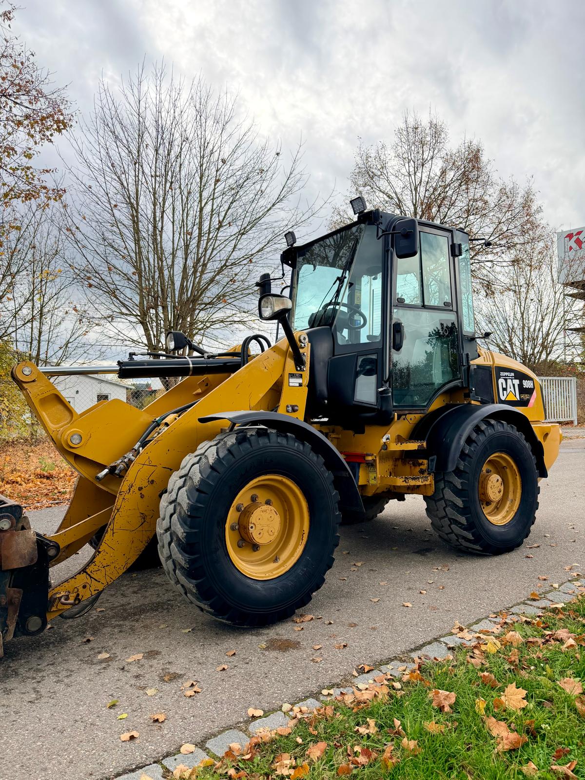 Gebraucht CAT 908H**3.786 h**Schaufel, Palettengabel**
