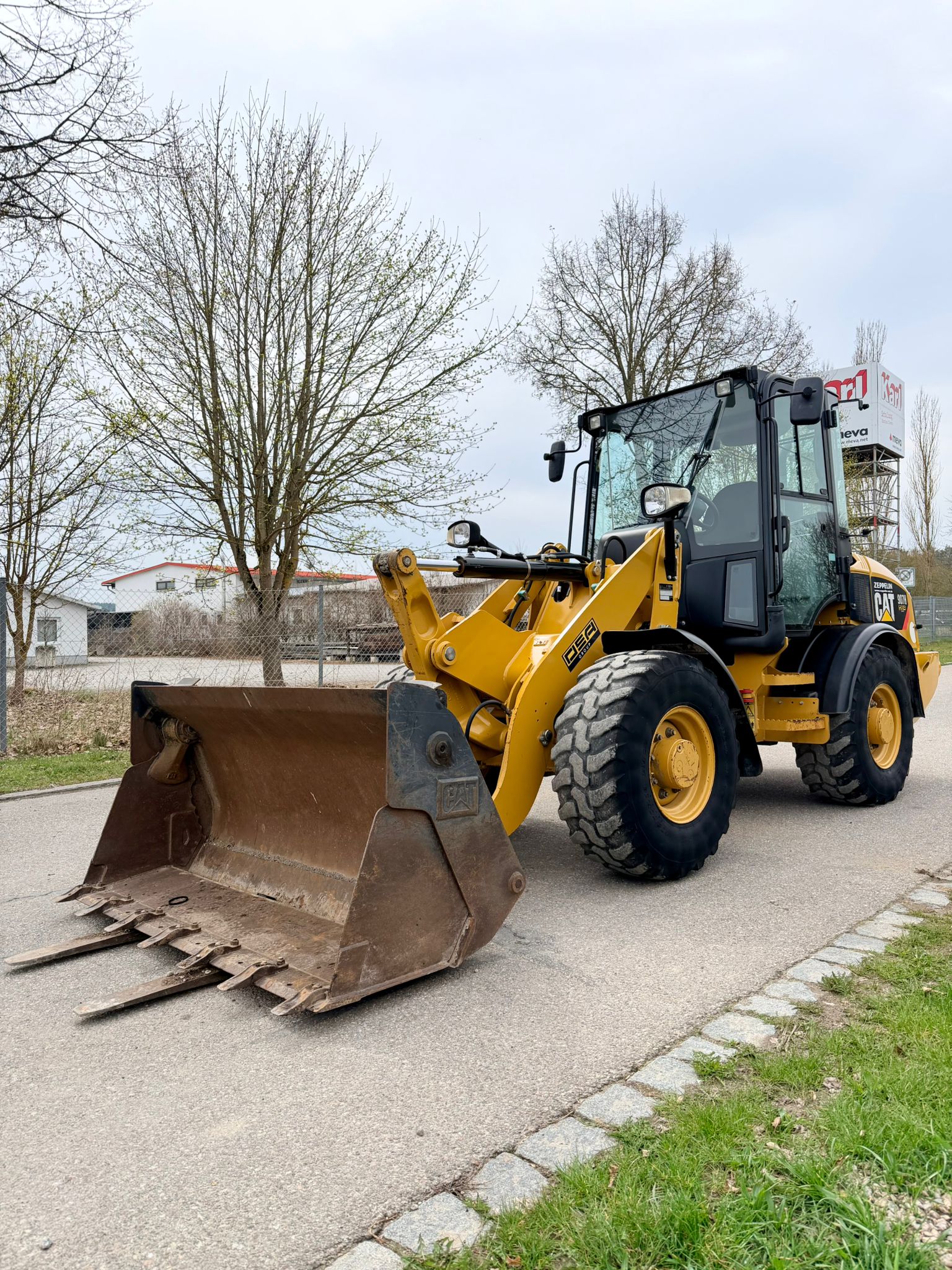 Gebraucht CAT 907H**Original 1.427 h** Klappschaufel, Gabel