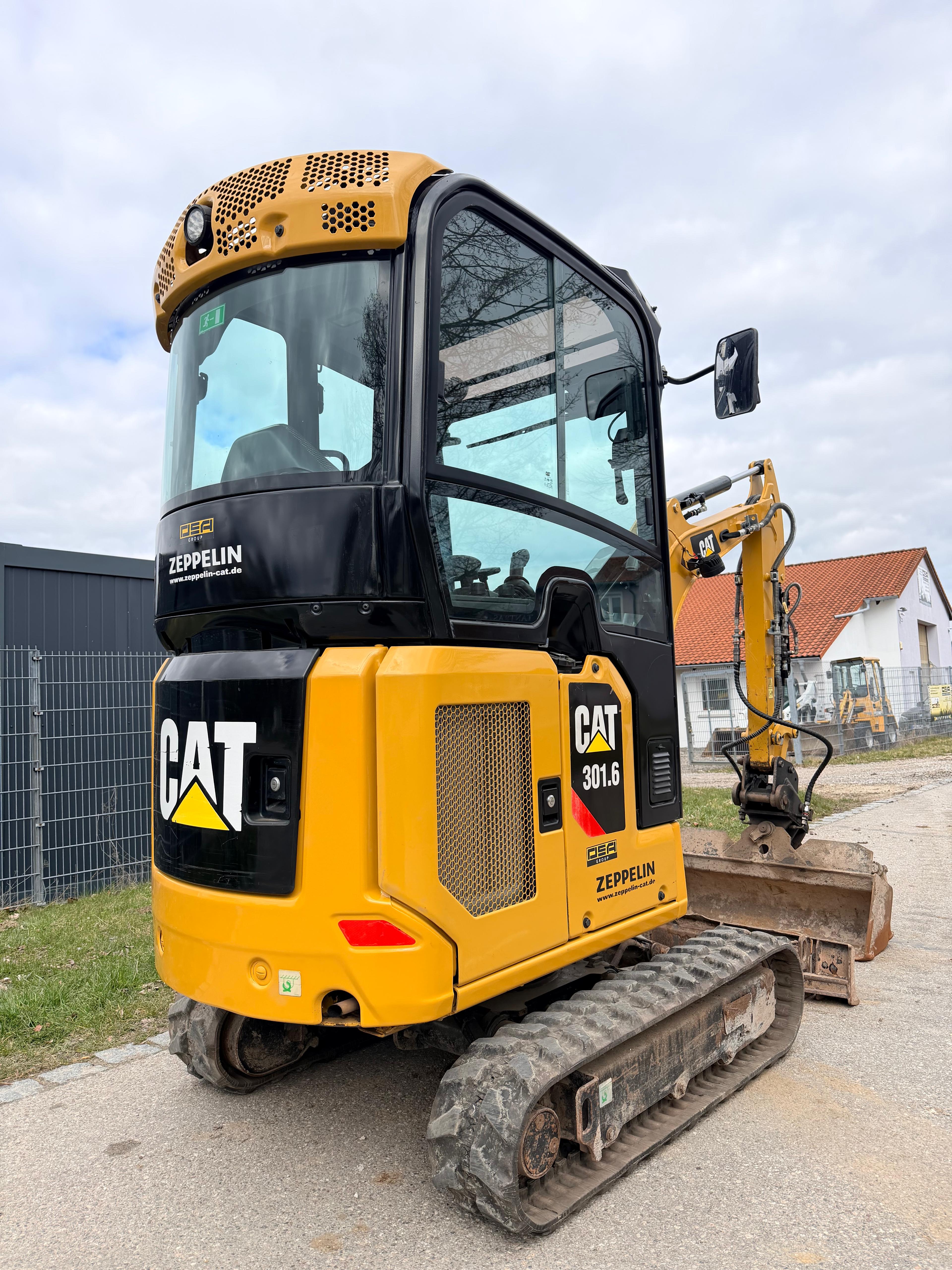 Gebraucht CAT 301.6**2.343 h**inkl. Humusschaufel