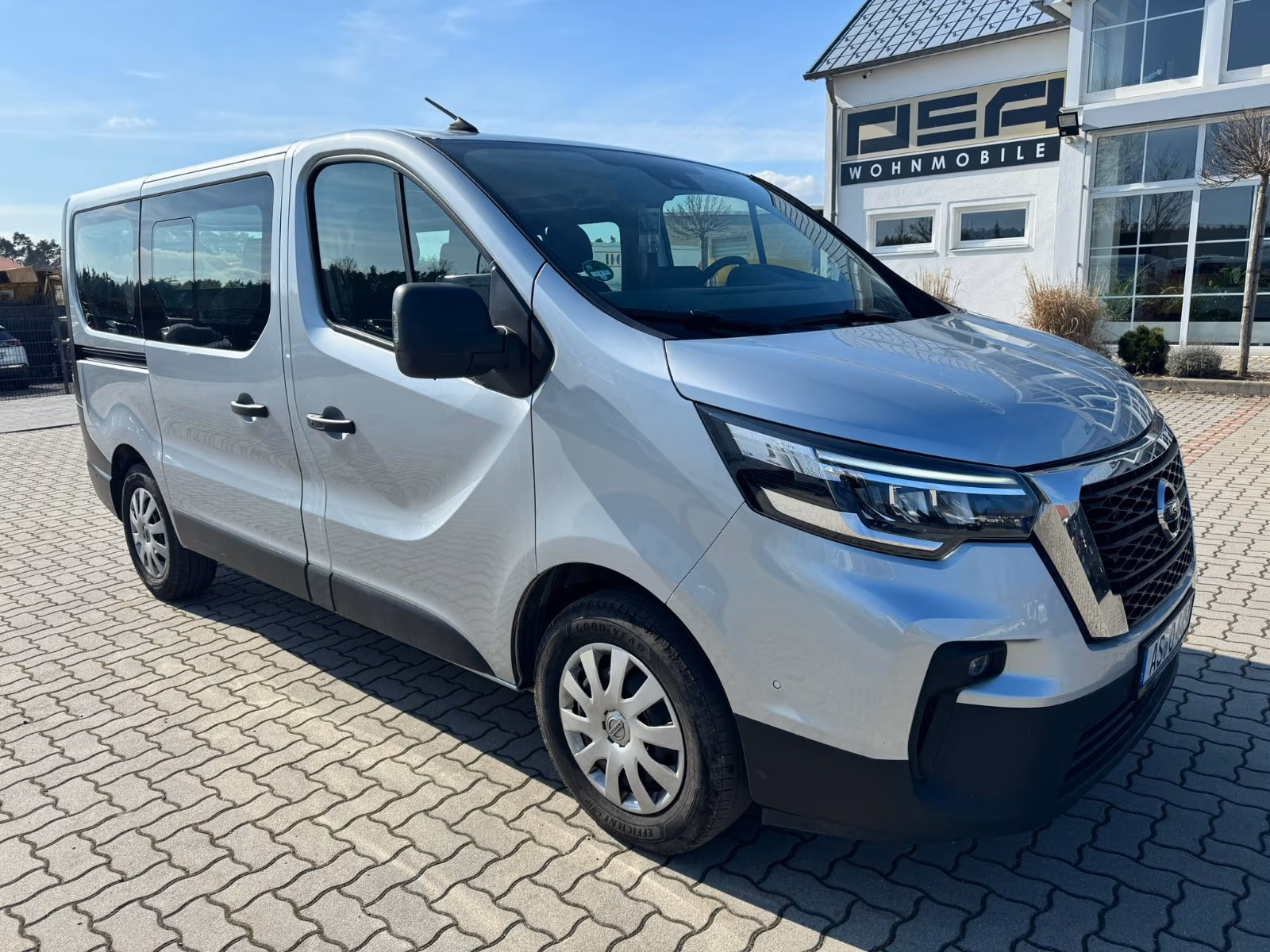 Used Nissan NV 300 9-Sitzer zu vermieten