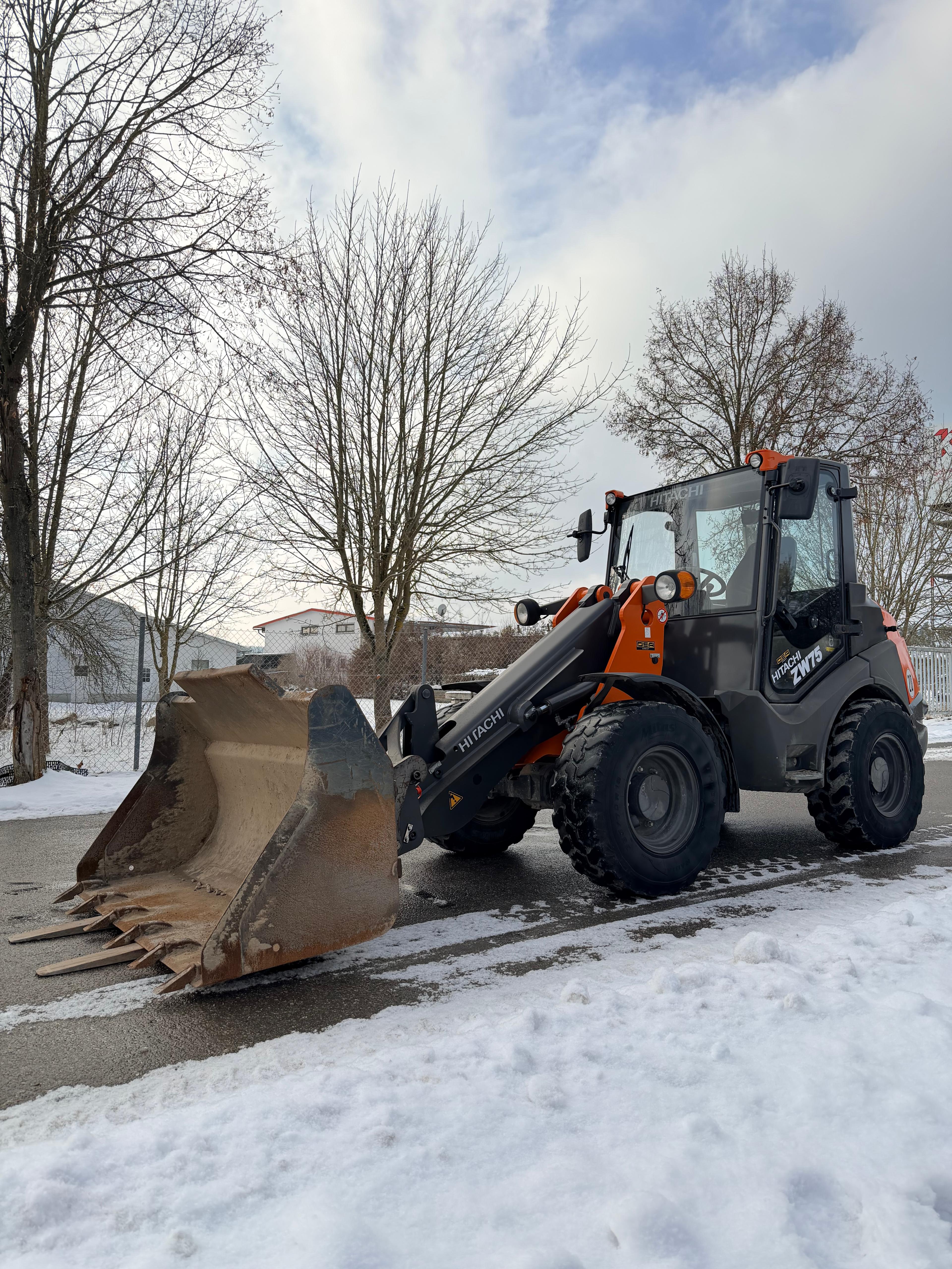 Gebraucht Hitachi ZW75 **TOP Zustand!**