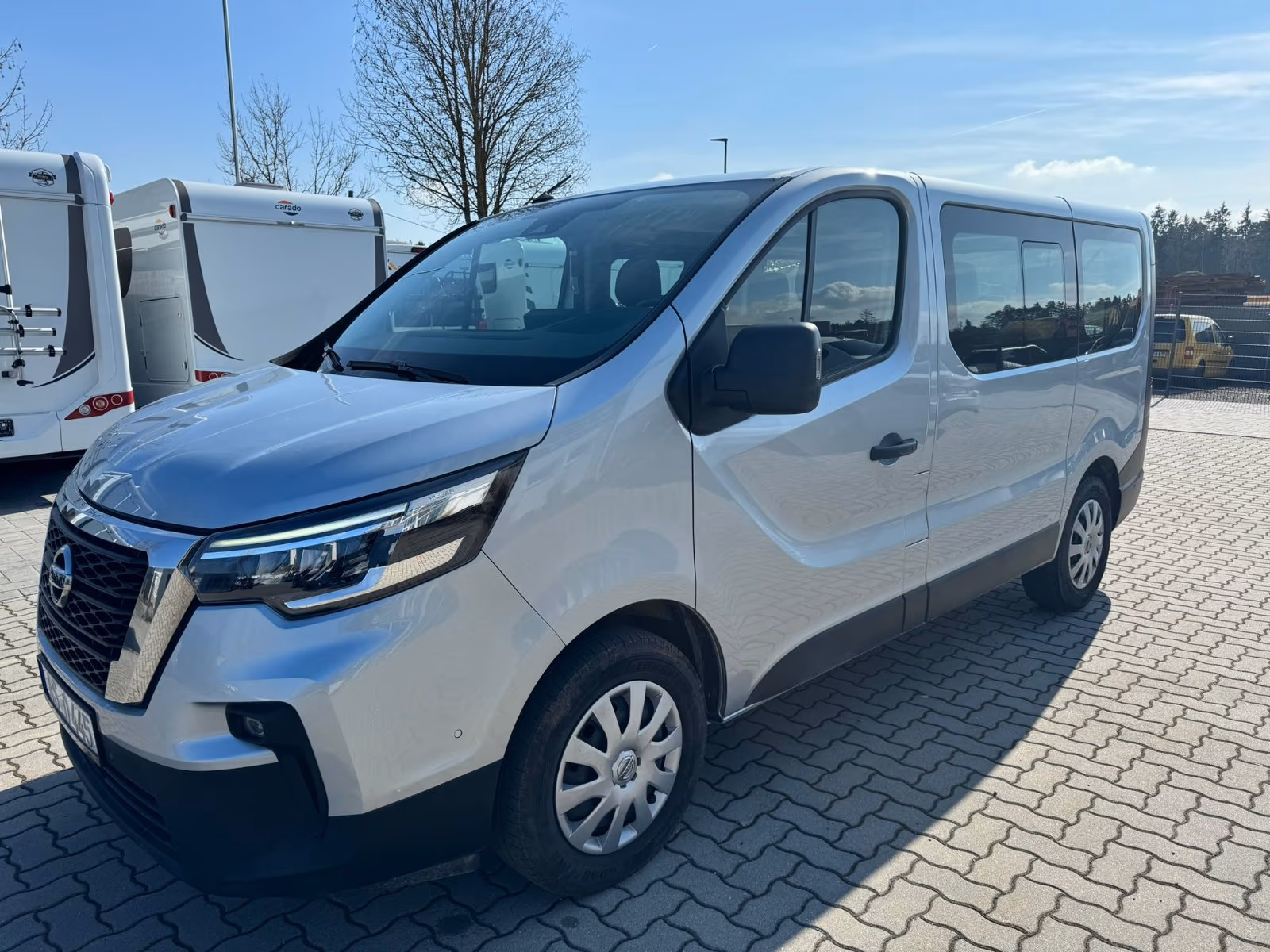 Used Nissan NV 300 9-Sitzer zu vermieten