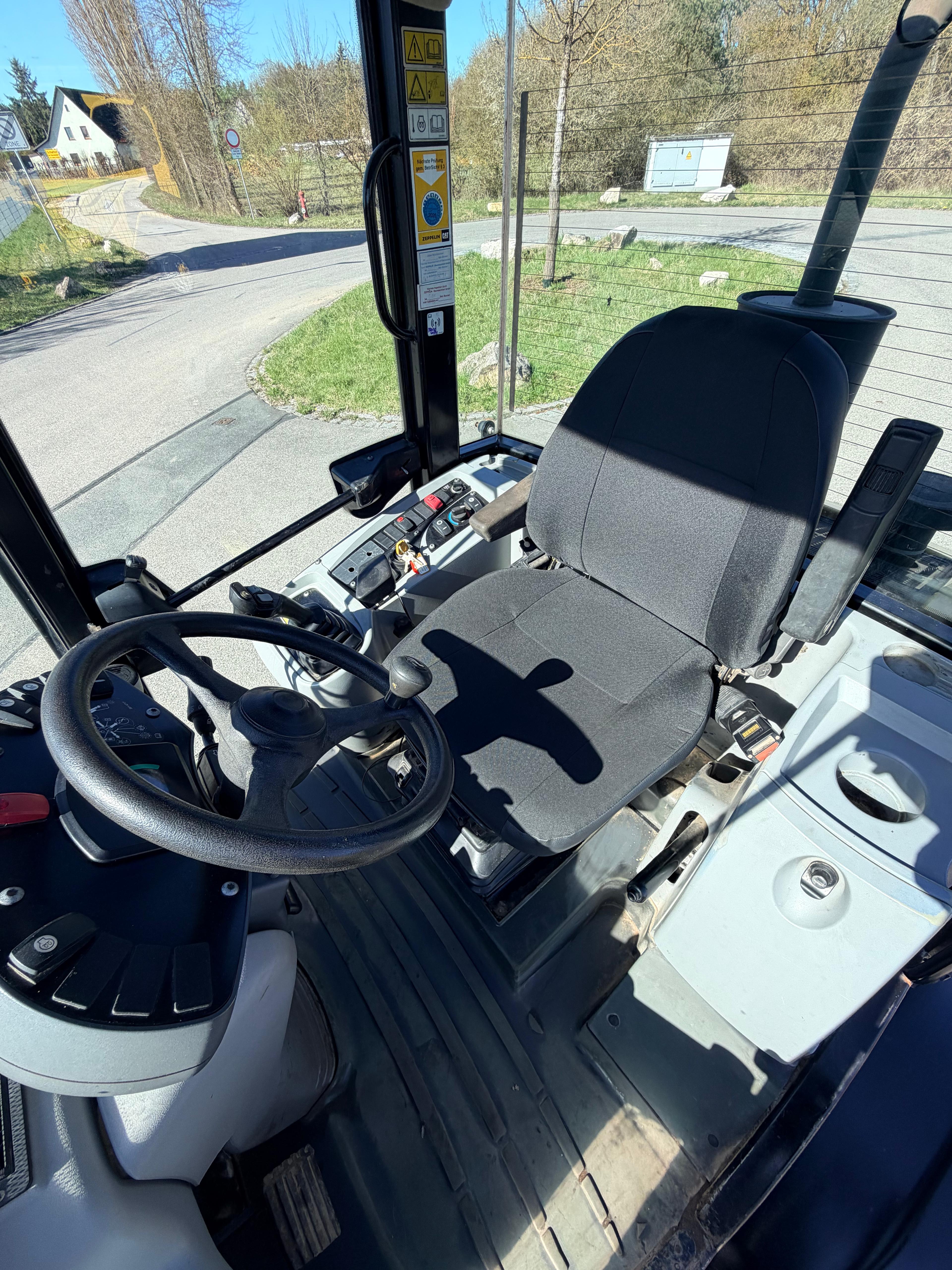 Gebraucht CAT 908H2 inkl.Klappschaufel und Palettengabel