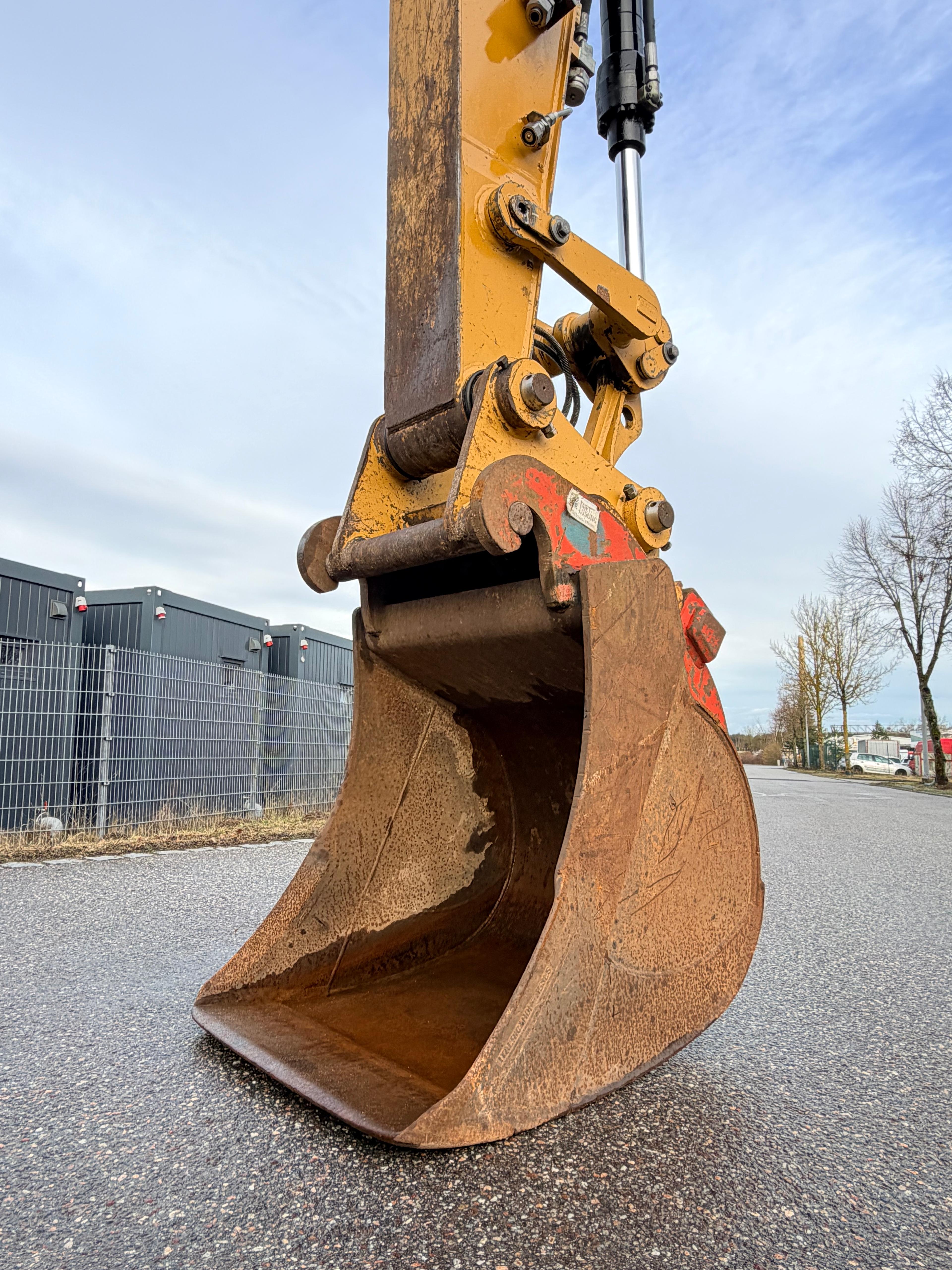 Gebraucht CAT M316D inkl. Schild und Pratzen**Tieflöffel**