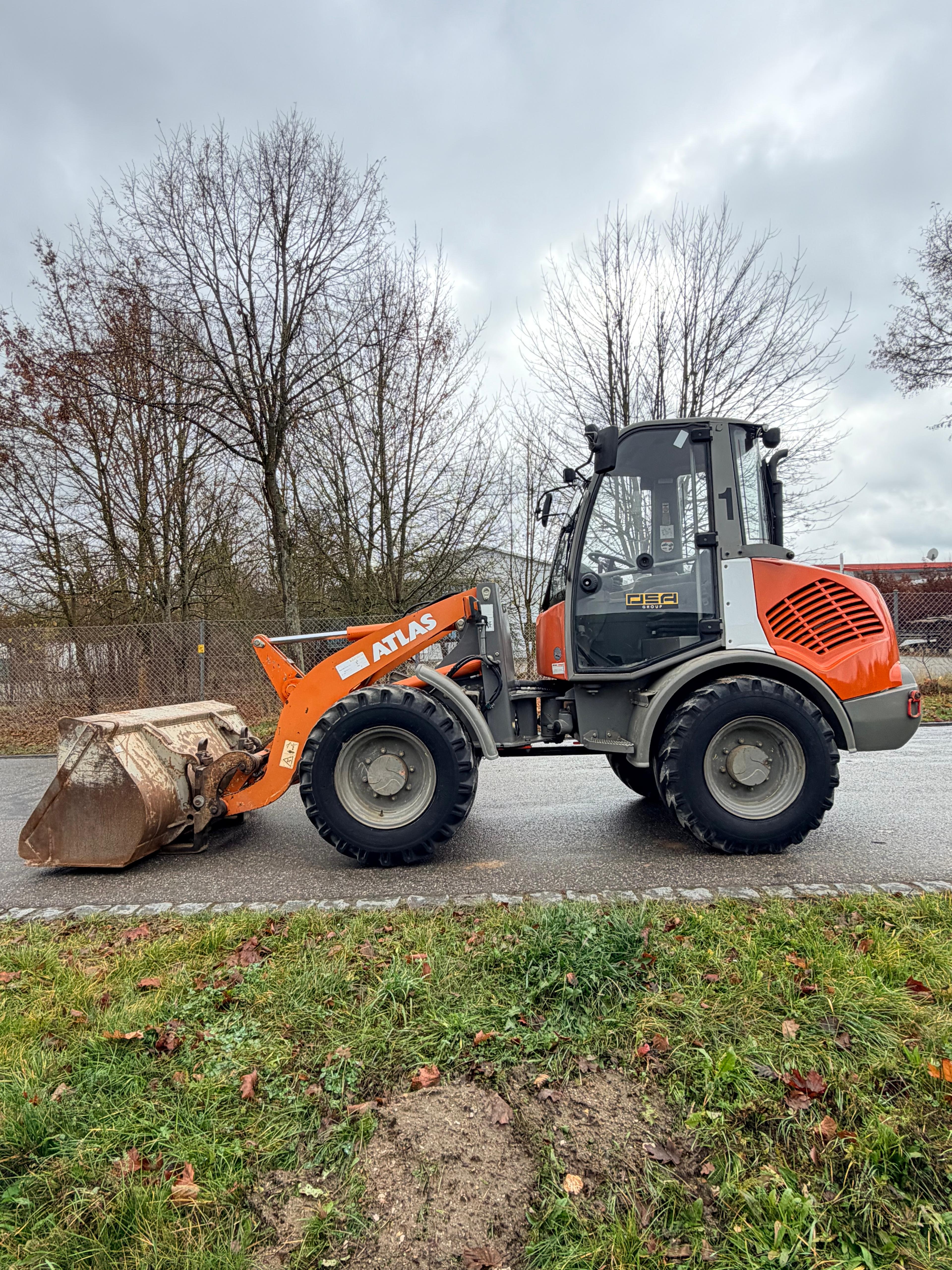 Gebraucht Atlas AR60 inkl. Klappschaufel, Palettengabel