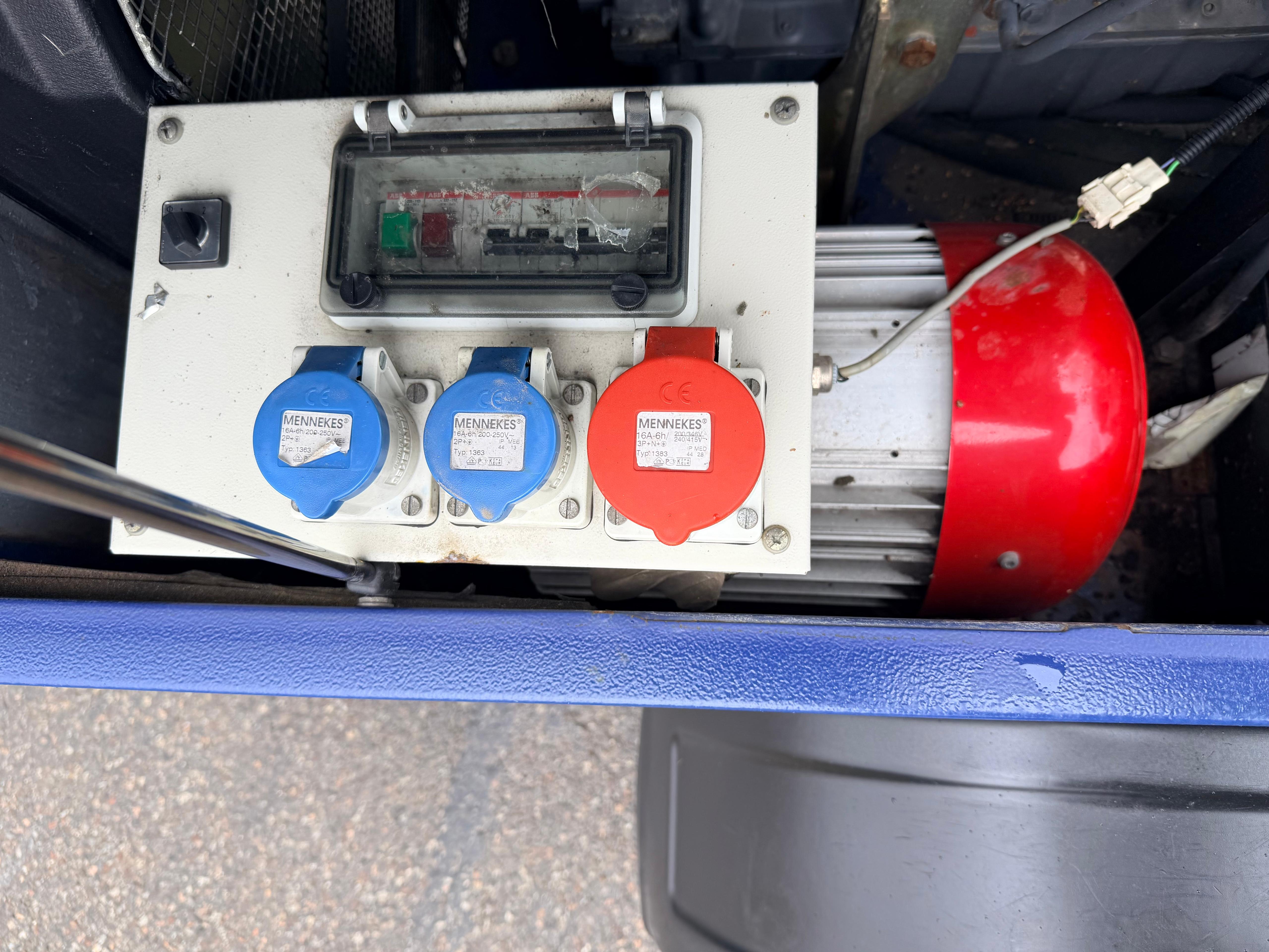 Gebraucht Kompressor mit Aggregat CompAir DLT0703