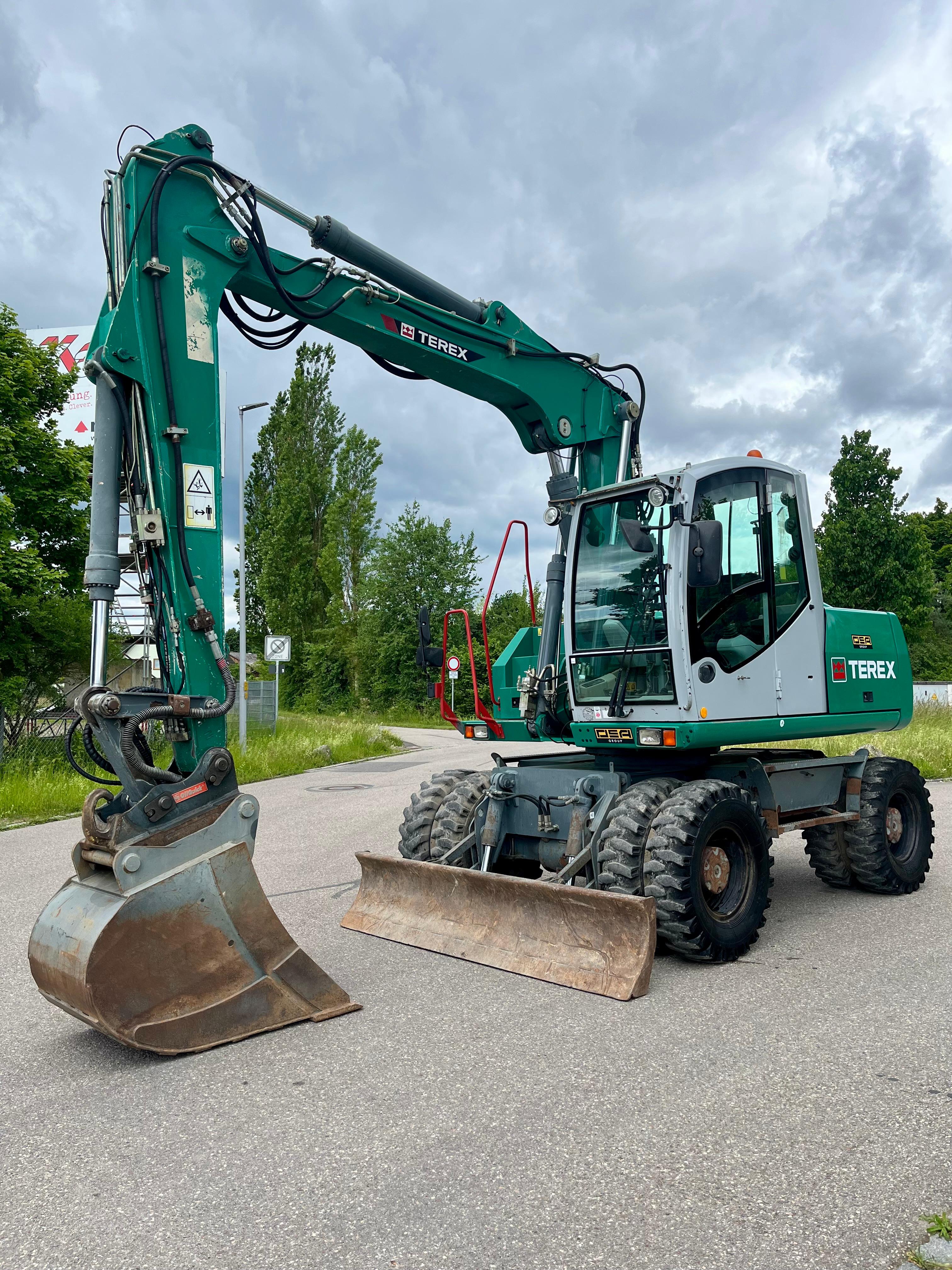 Gebraucht Terex TW 160 mit Oilquick OQ70, Tieflöffel
