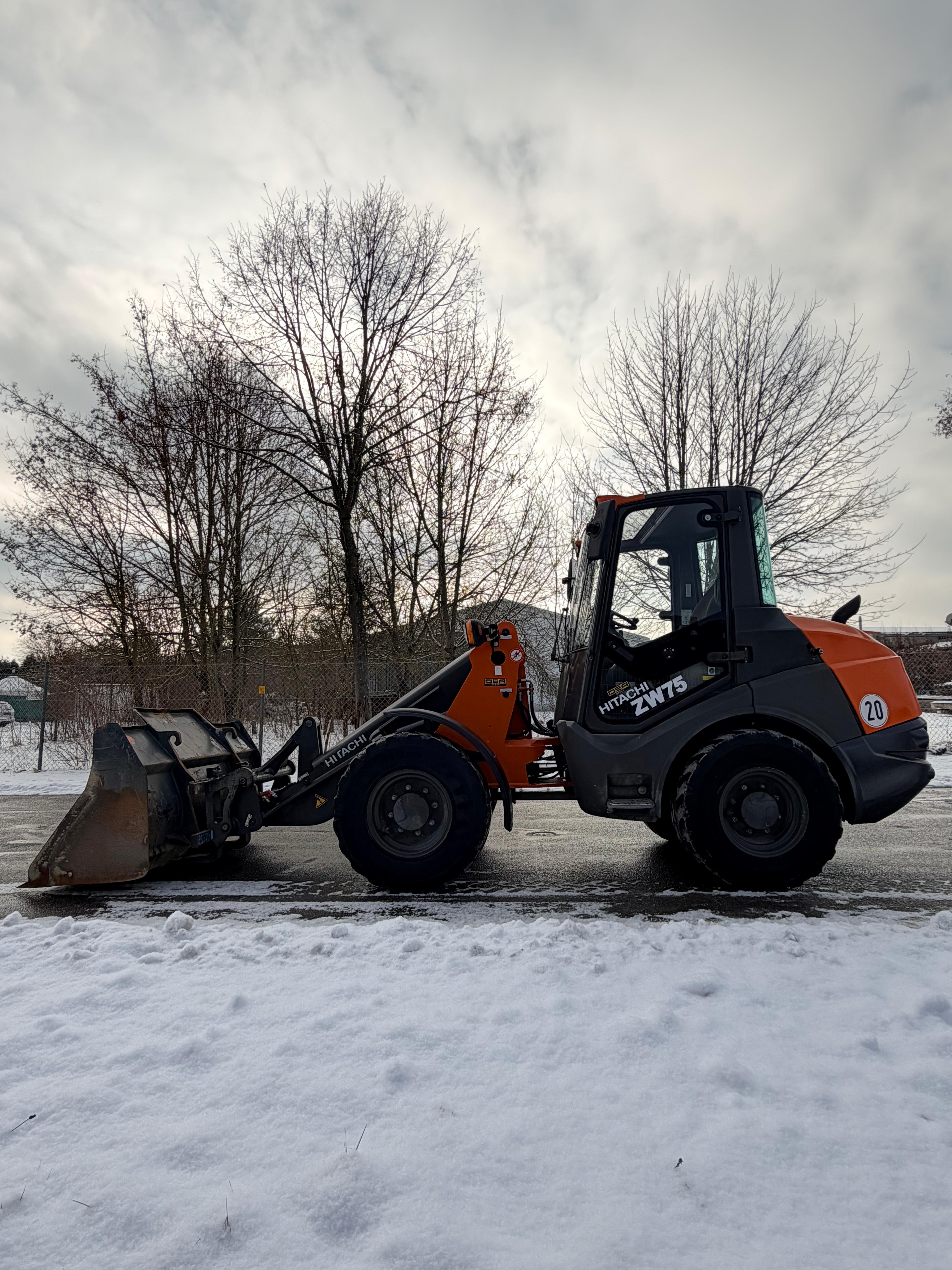 Gebraucht Hitachi ZW75 **TOP Zustand!**