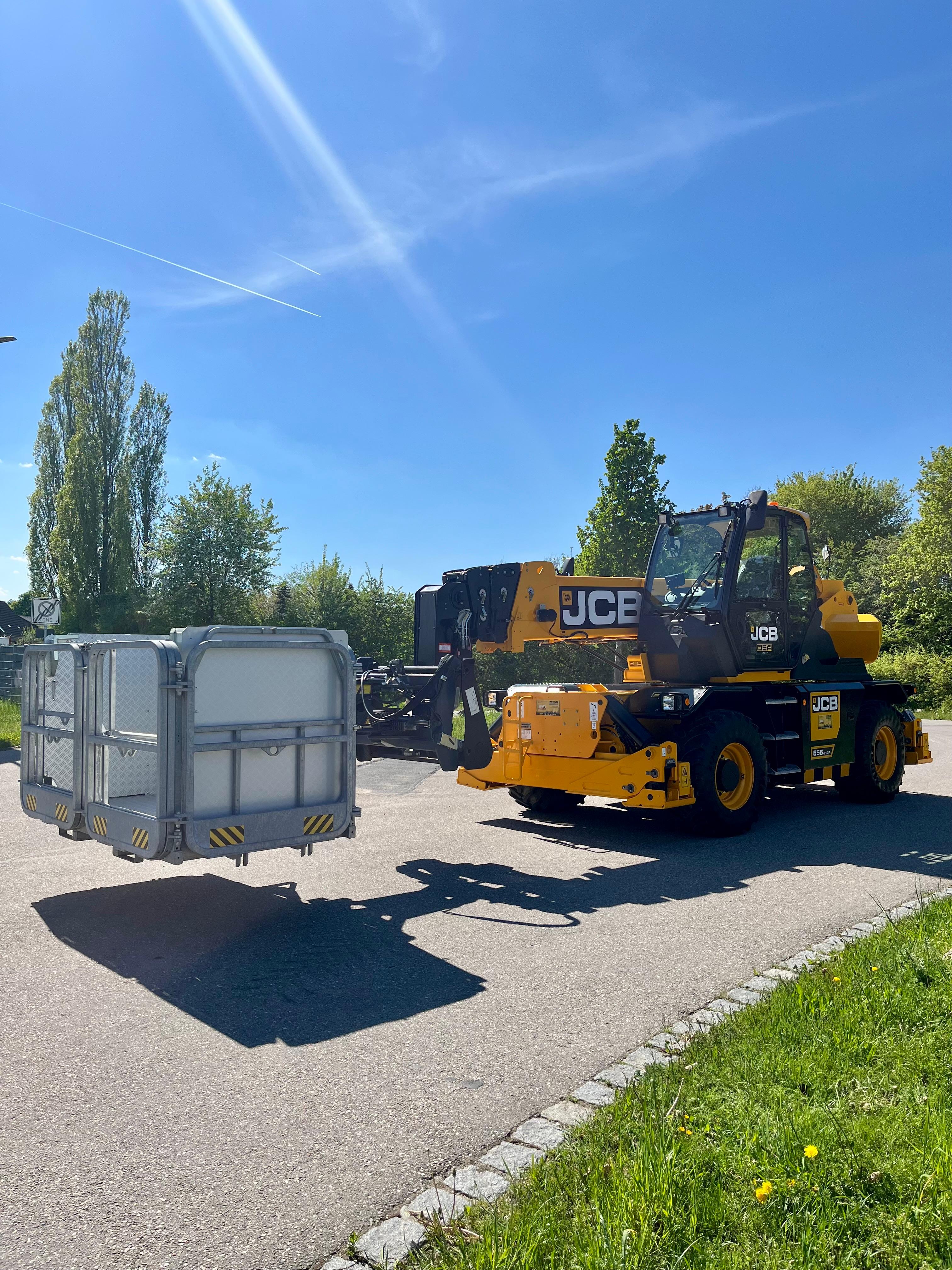 Gebraucht Teleskoplader JCB RTH555P 210 R Roto *Vorführer* mit Korb, Gabel