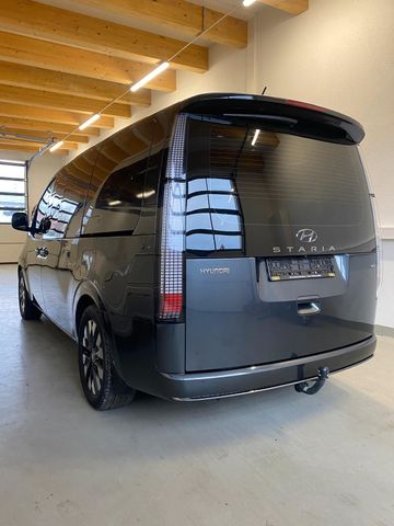 Gebraucht Hyundai Staria Signature 4WD**2 Jahre Garantie**