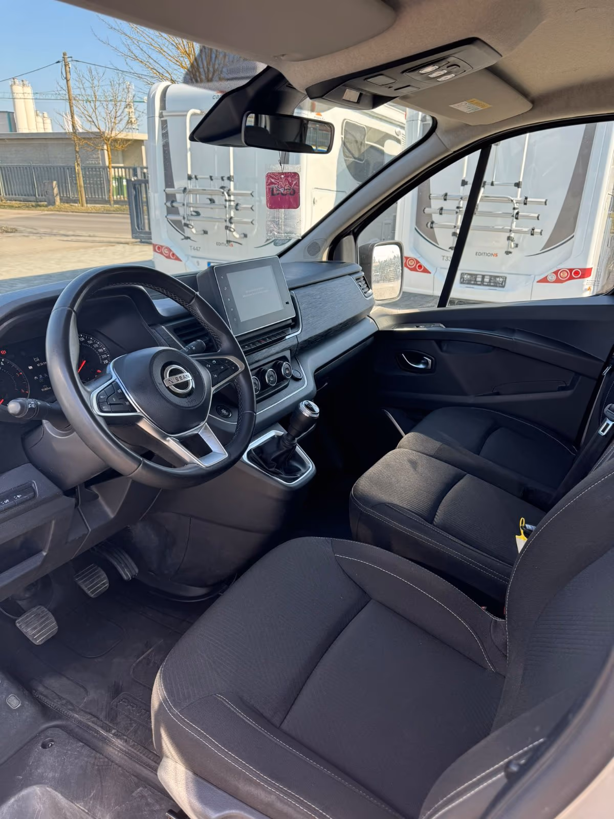 Used Nissan NV 300 9-Sitzer zu vermieten