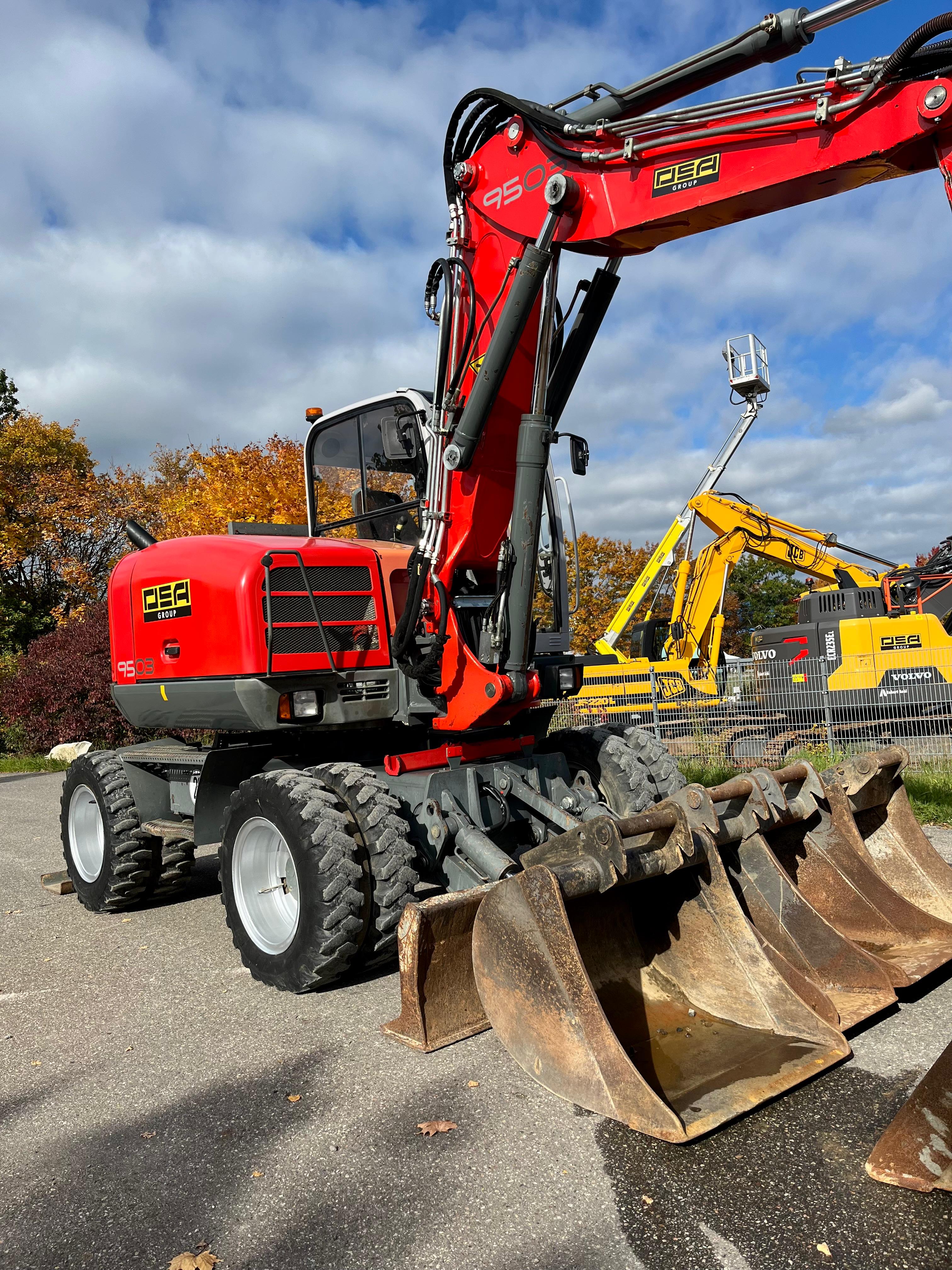 Gebraucht Neuson 9503**Schild und Pratzen**SW, Sortiergreifer, HS, 4x TL**