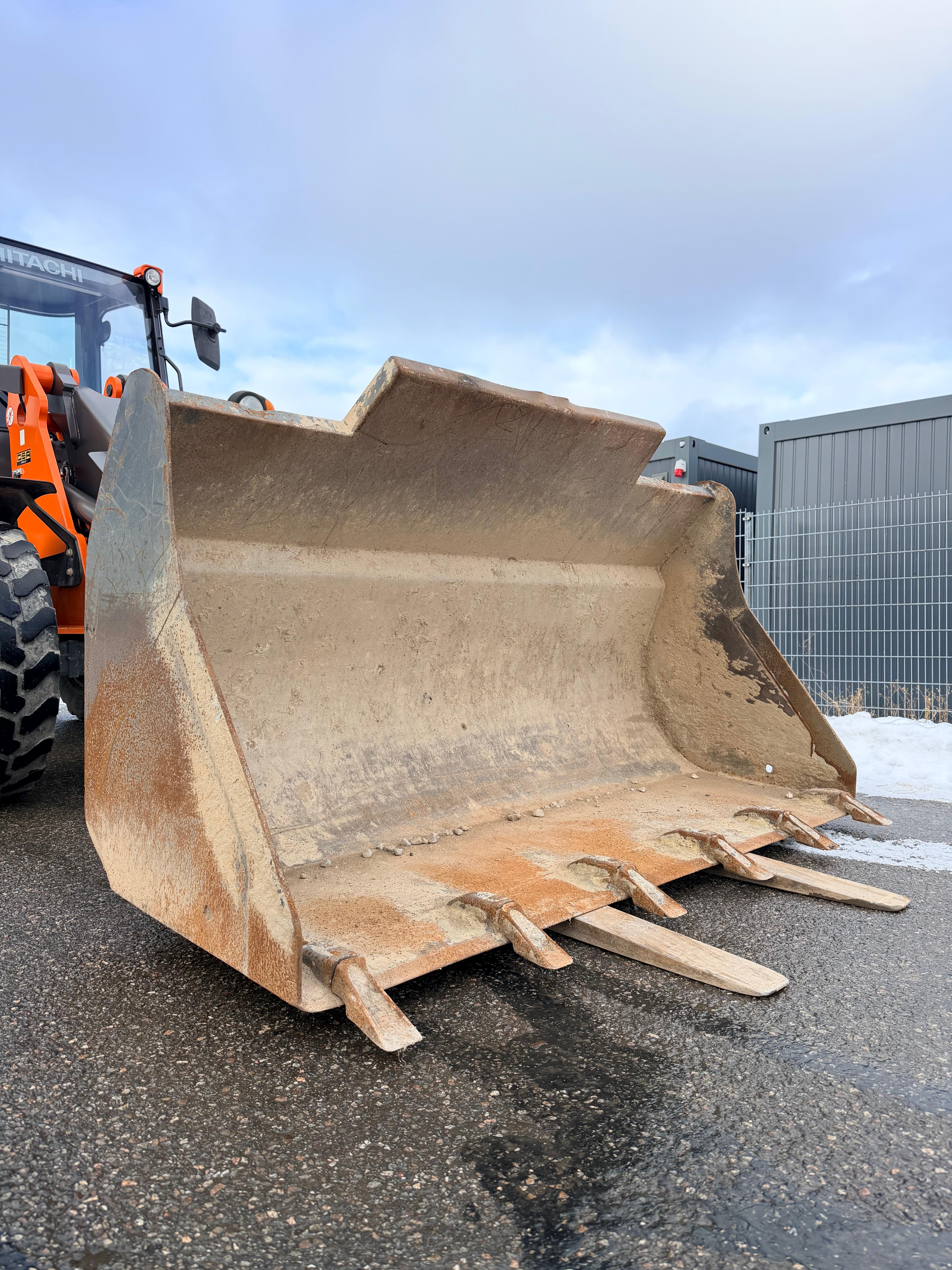 Gebraucht Hitachi ZW75 **TOP Zustand!**