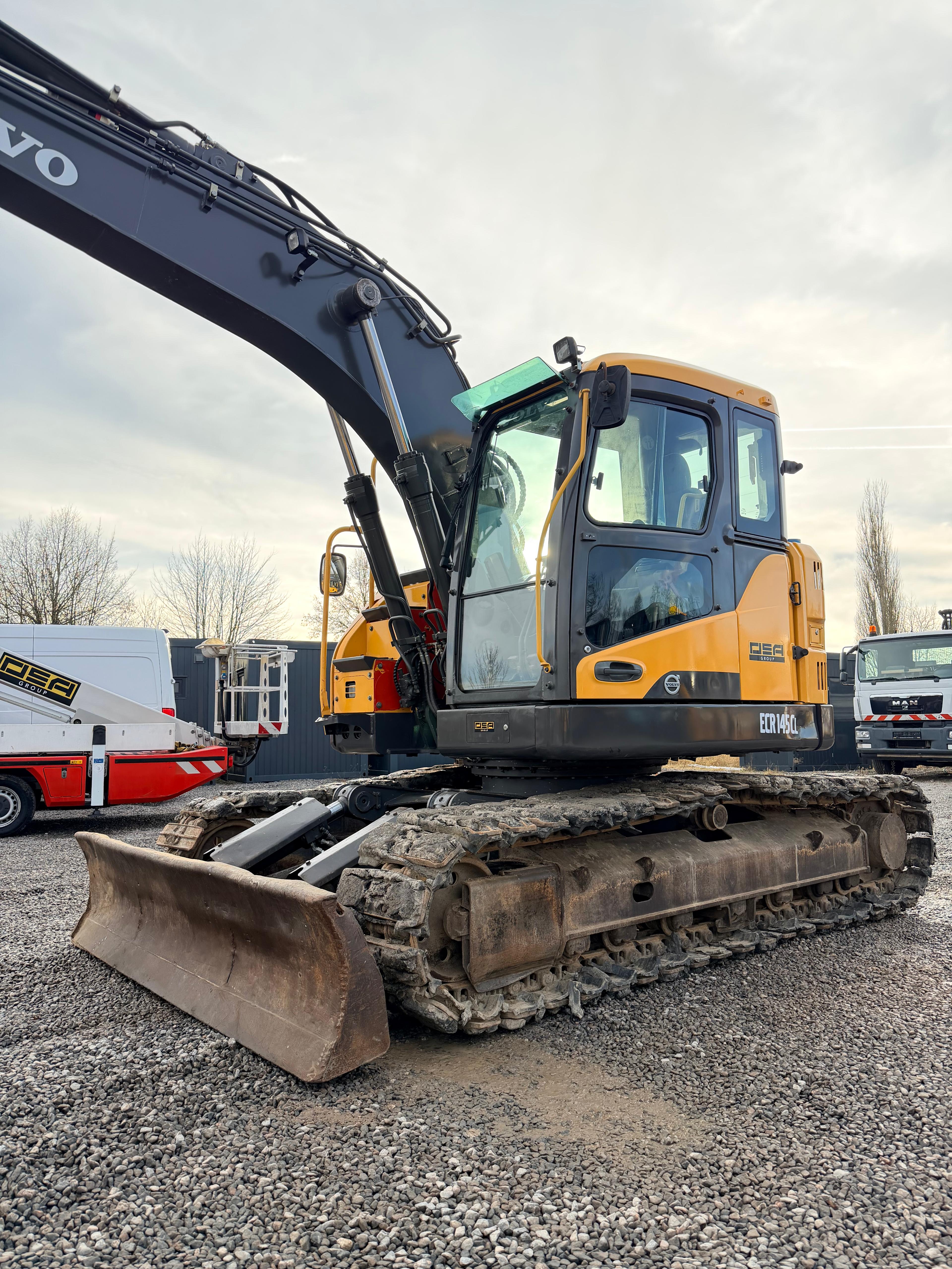 Gebraucht Volvo ECR145CL**OilQuick70/55**Tieflöffel