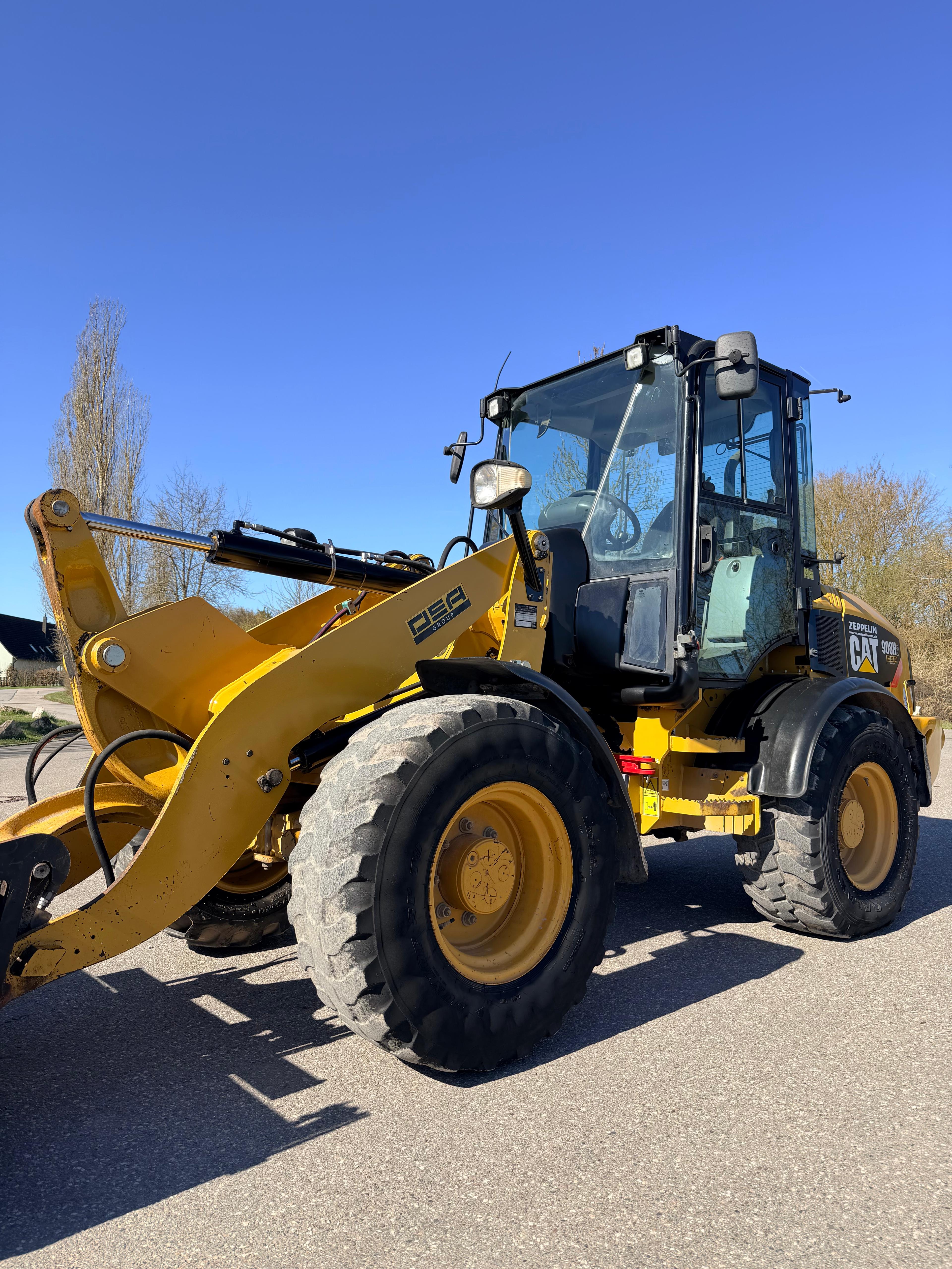 Gebraucht CAT 908H2 inkl.Klappschaufel und Palettengabel