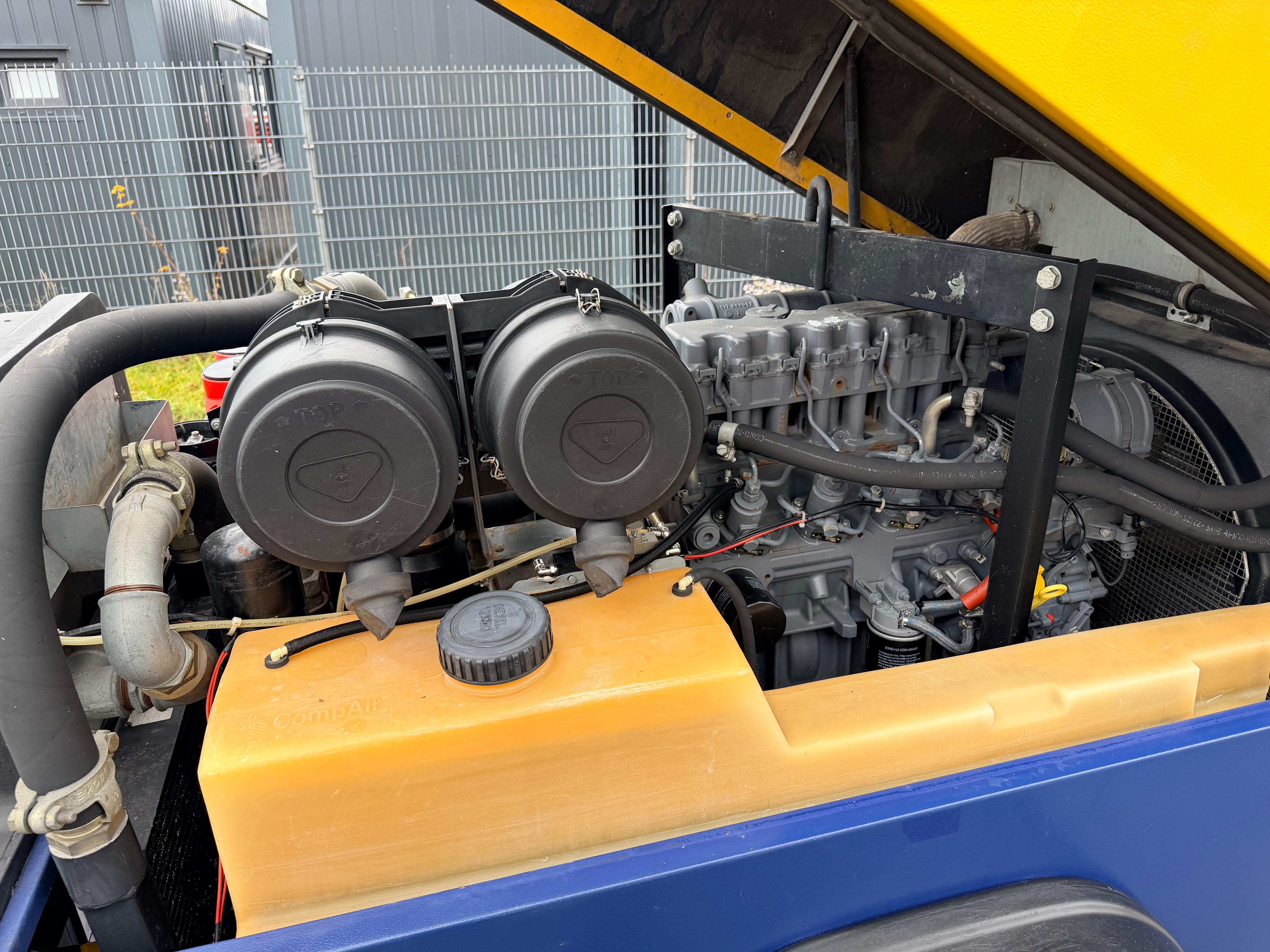 Gebraucht Kompressor mit Aggregat CompAir DLT0703