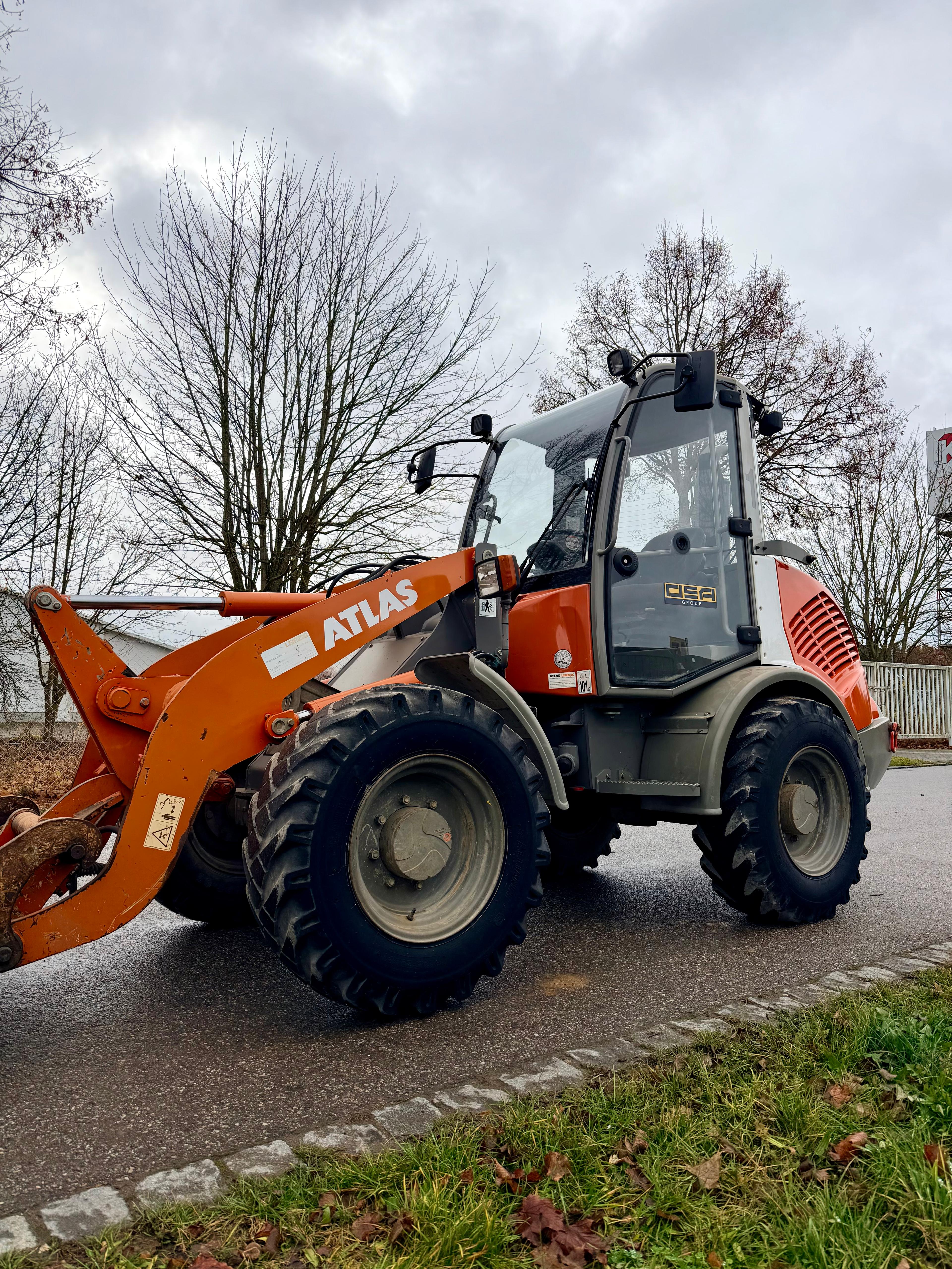 Gebraucht Atlas AR60 inkl. Klappschaufel, Palettengabel