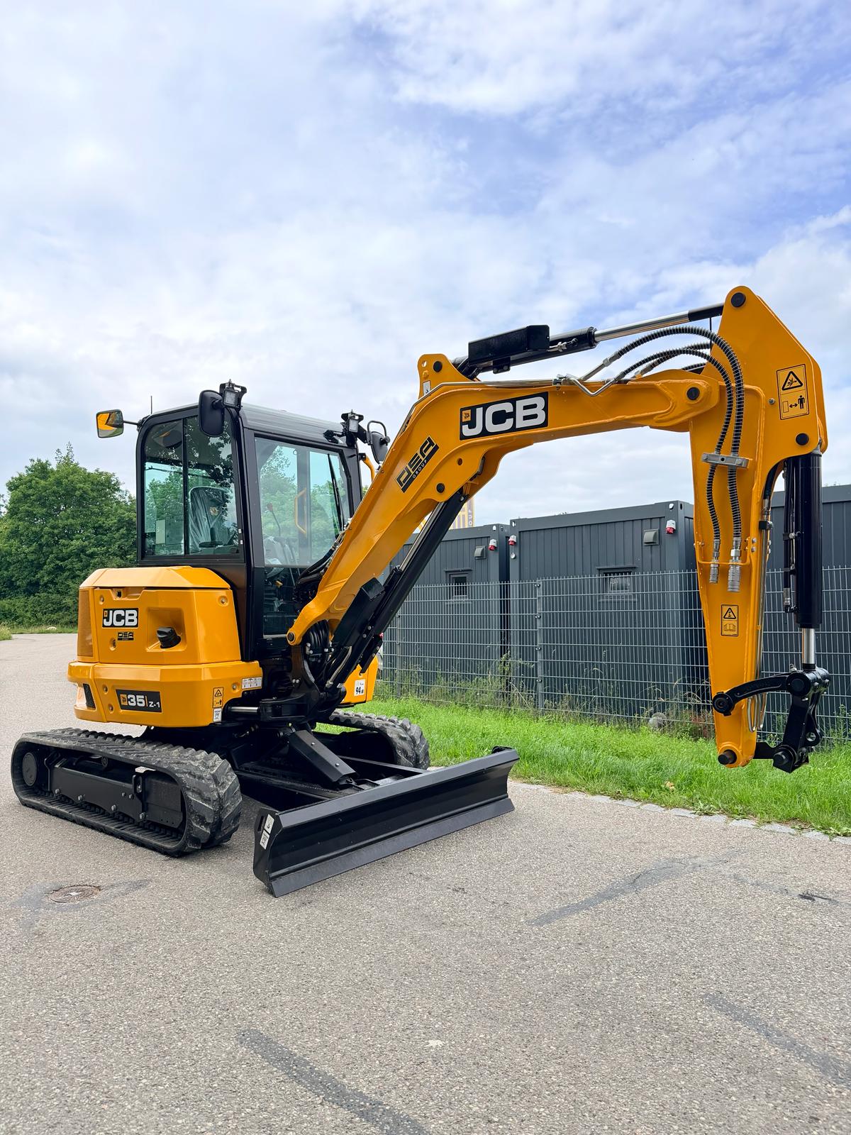 JCB 35Z-1 Pro Cab**NEU**Modell 2026**ab 799 €/mtl.
