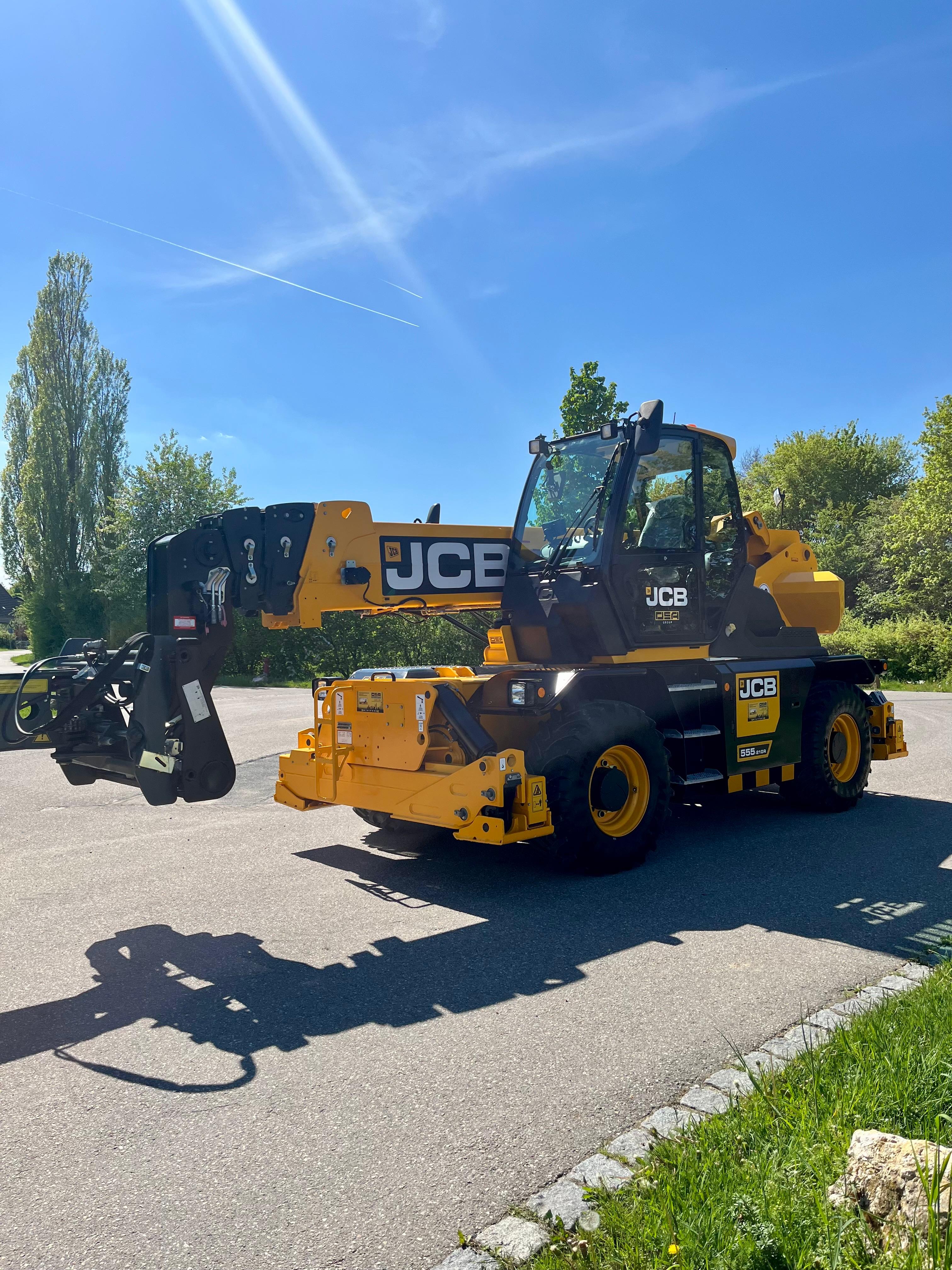 Gebraucht Teleskoplader JCB RTH555P 210 R Roto *Vorführer* mit Korb, Gabel