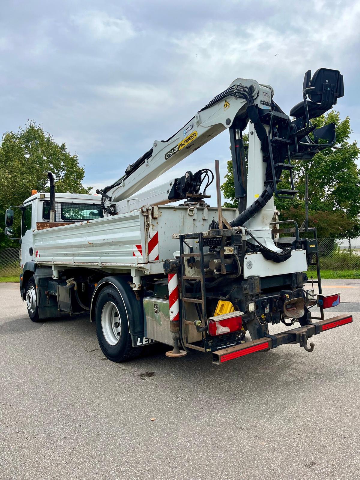 Gebraucht MAN TGM 18.280 mit Palfinger Kran, Funk, Greifer