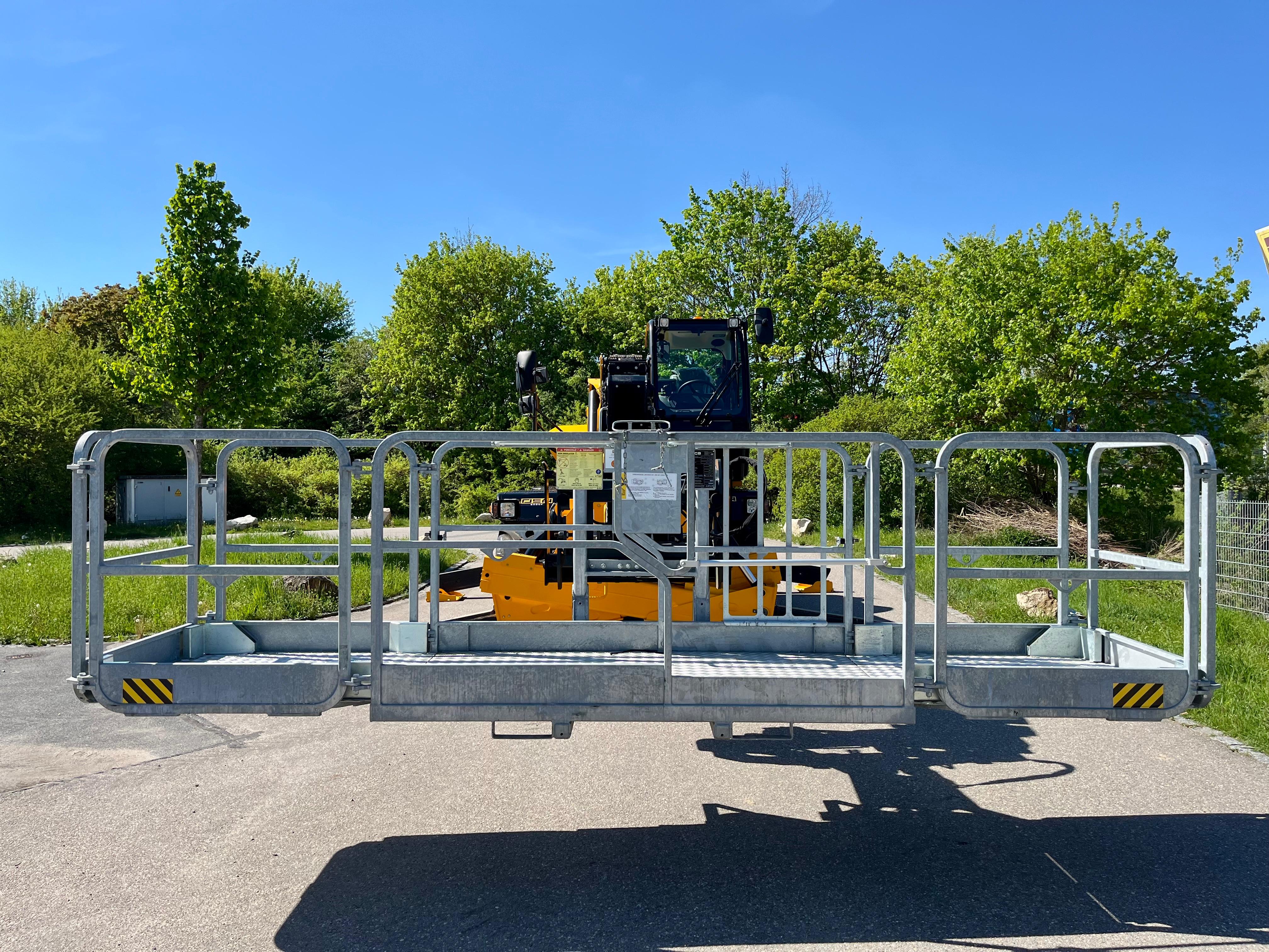 Gebraucht Teleskoplader JCB RTH555P 210 R Roto *Vorführer* mit Korb, Gabel