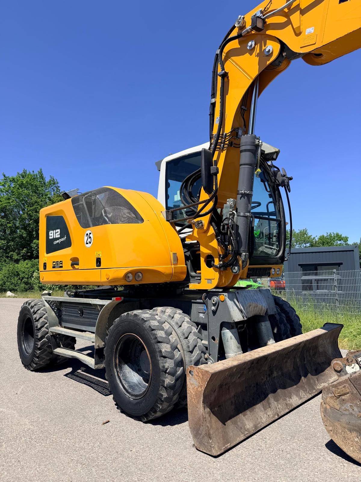 Gebraucht Liebherr A912 Compact**GRL, TL**Bj. 2018**ZSA**