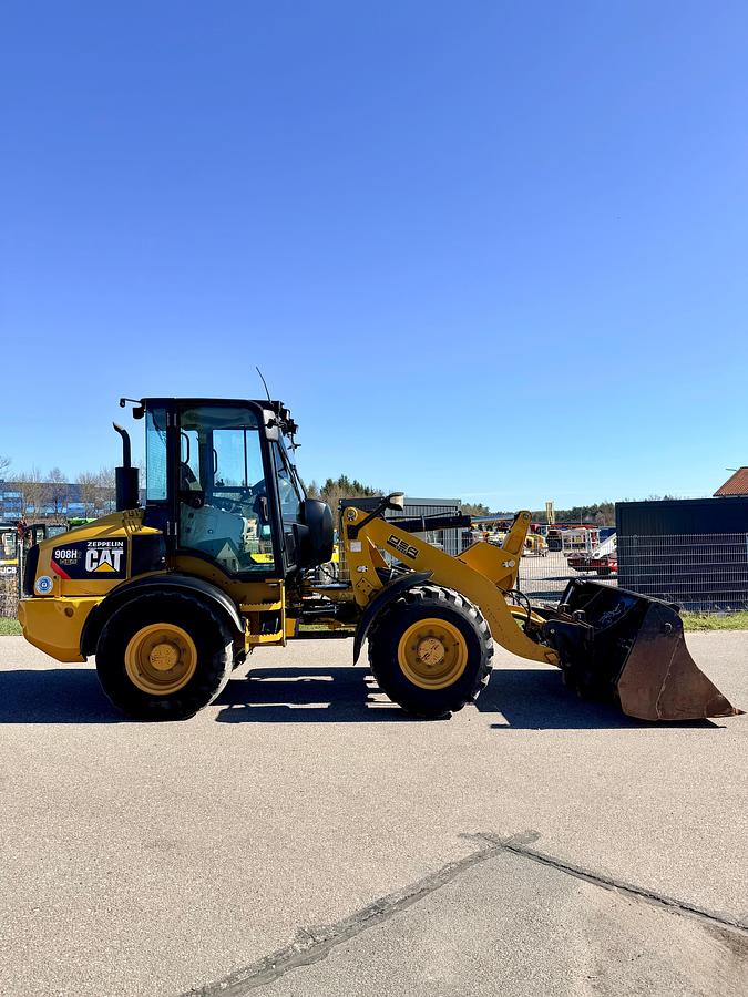 Gebraucht CAT 908H2 inkl.Klappschaufel und Palettengabel