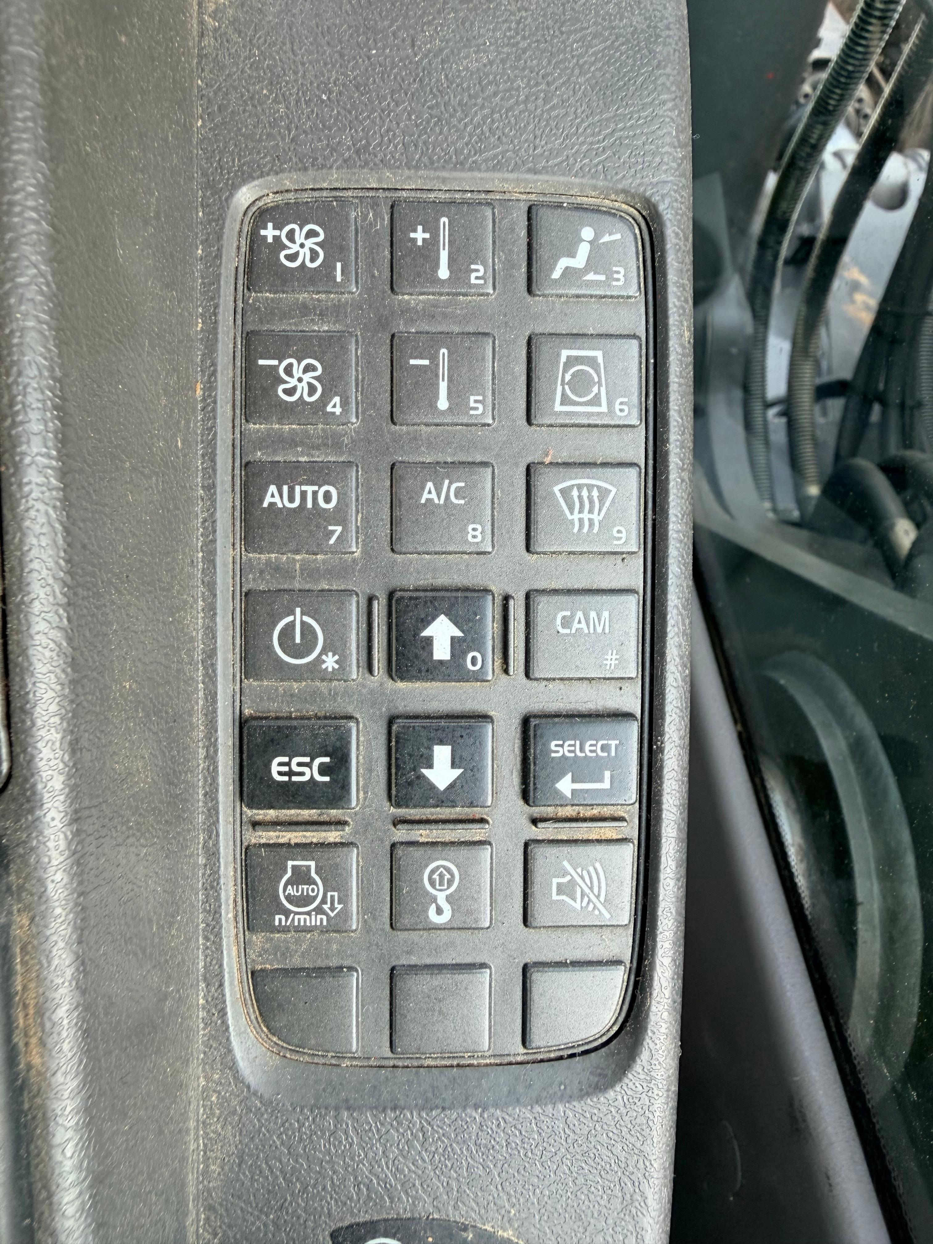 Gebraucht Volvo ECR145CL**OilQuick70/55**Tieflöffel