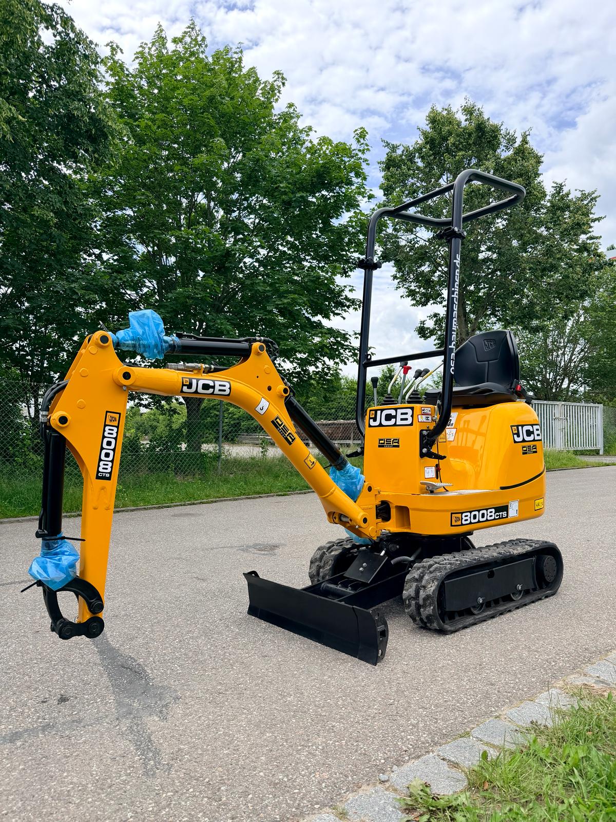 JCB 8008CTS**NEU**Modell 2026**ab 247 €/mtl.