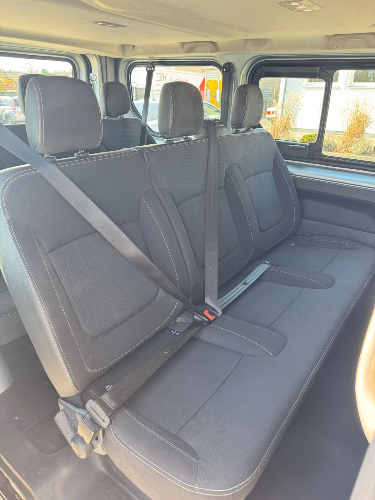 Used Nissan NV 300 9-Sitzer zu vermieten