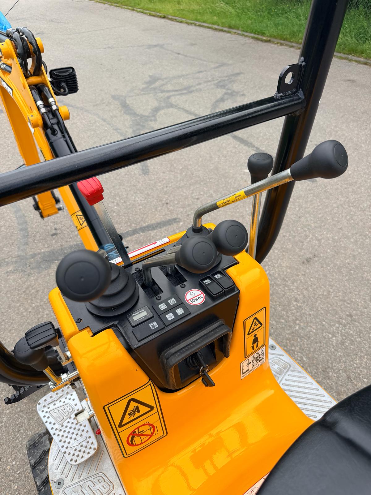 JCB 8008CTS**NEU**Modell 2026**ab 247 €/mtl.