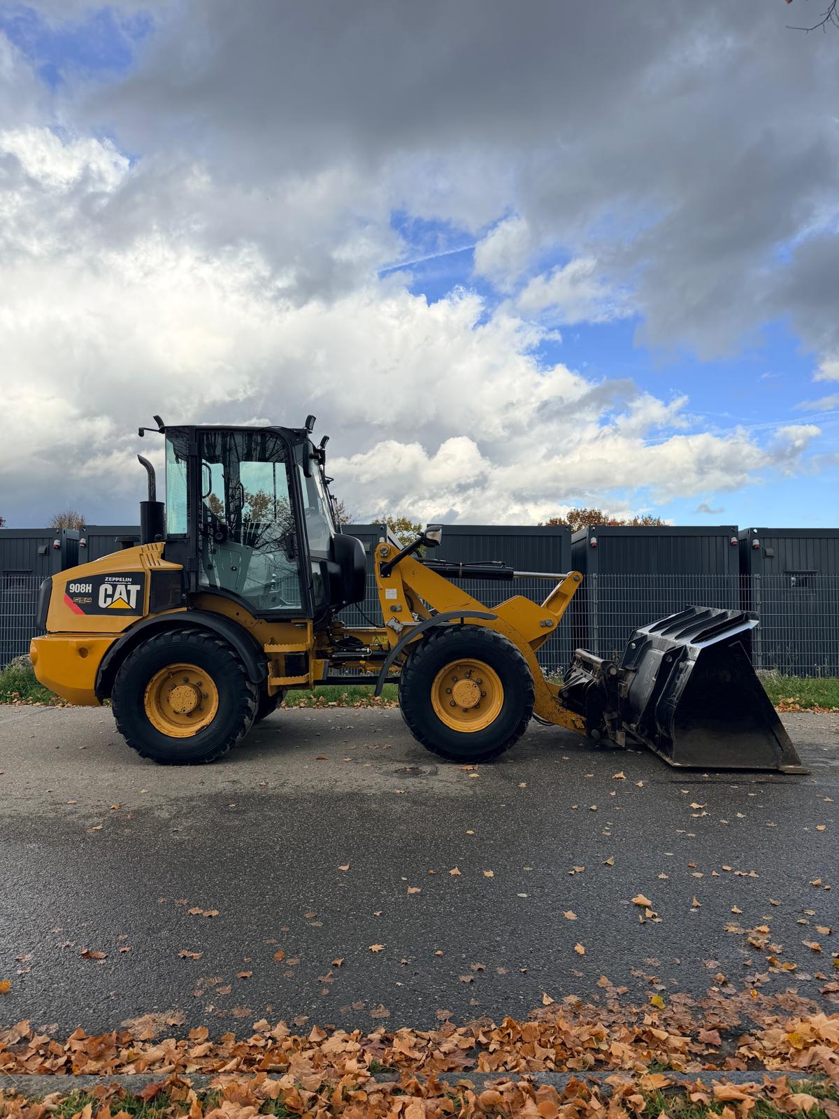 Gebraucht CAT 908H**3.786 h**Schaufel, Palettengabel**