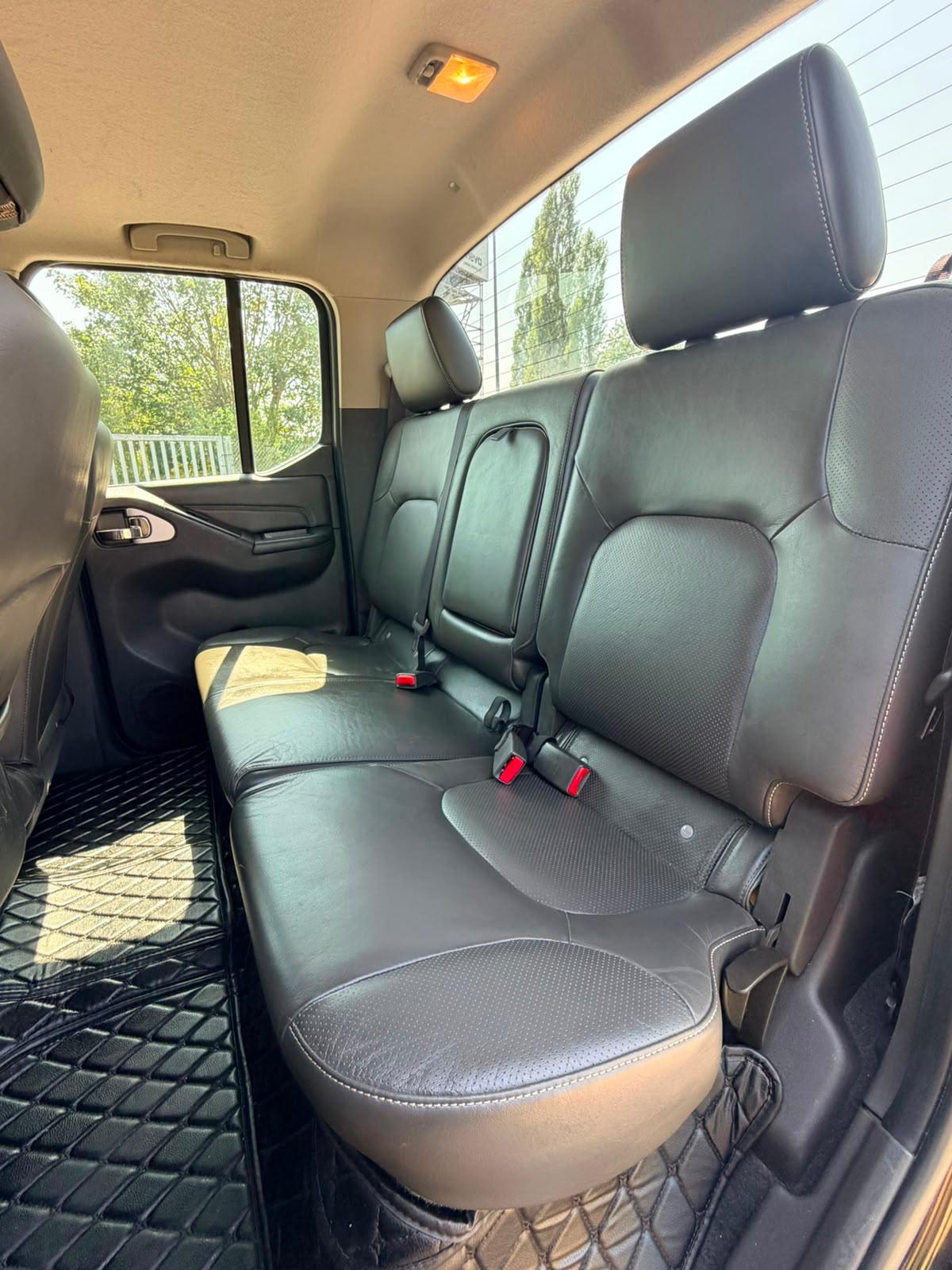 Gebraucht Nissan Navara Pickup Double Cab LE V6 4X4
