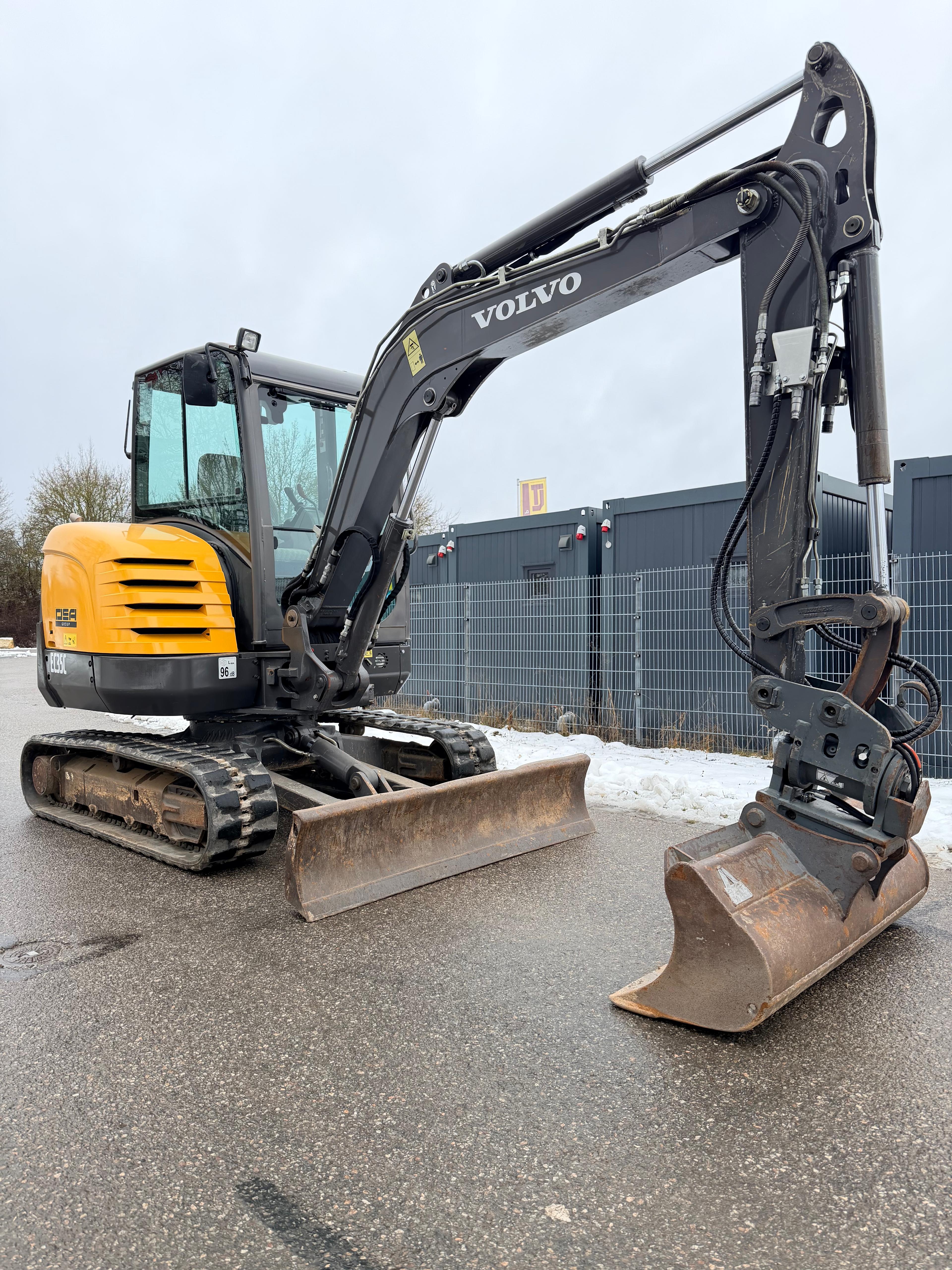 Gebraucht Volvo EC35C mit Powertilt und GRL