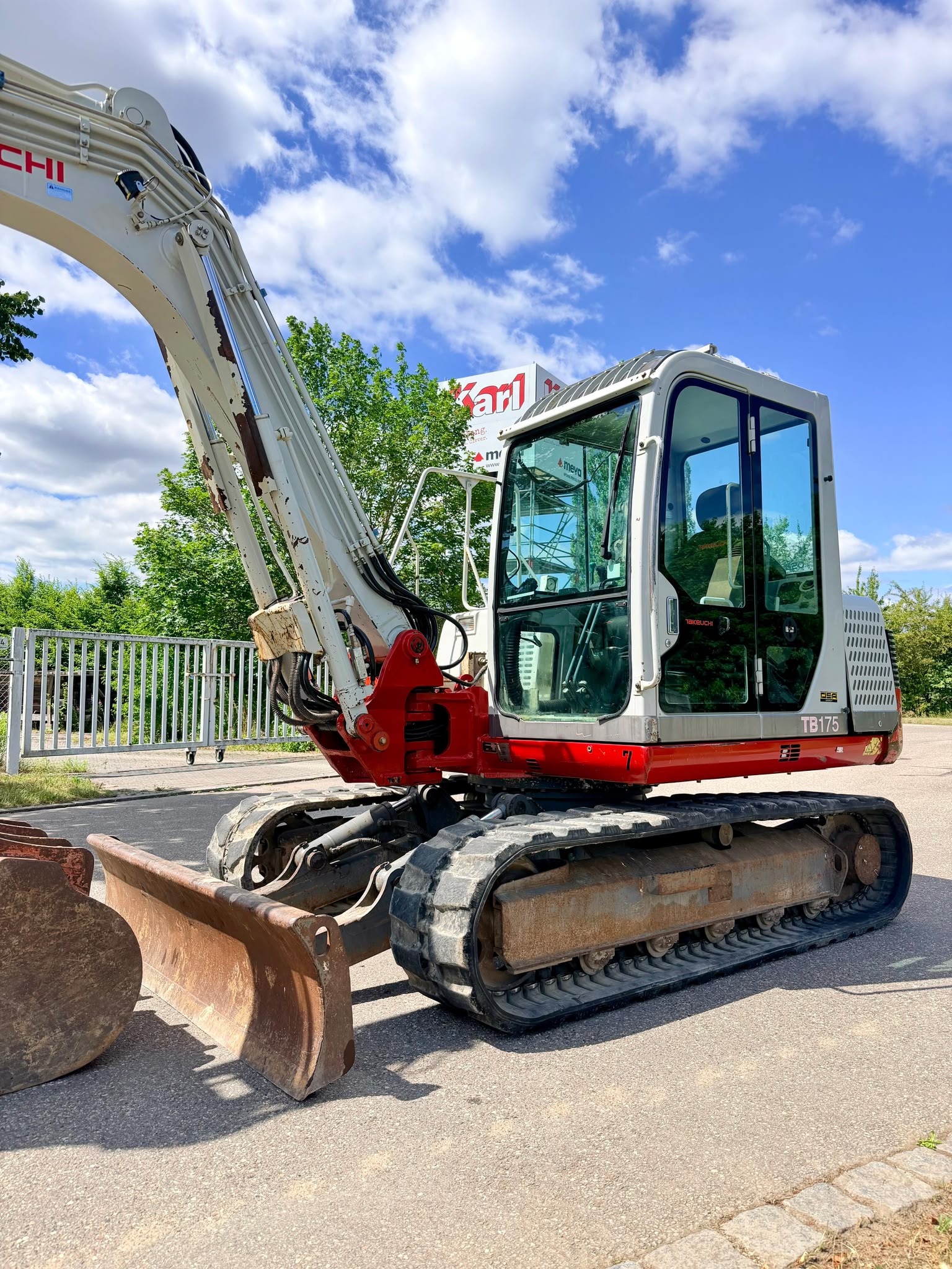 Gebraucht Takeuchi TB 175 inkl. Humusschaufel und 2x Tieflöffel