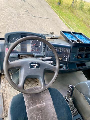 Używane MAN TGS 18-310 4x4 mit Palfinger Kran