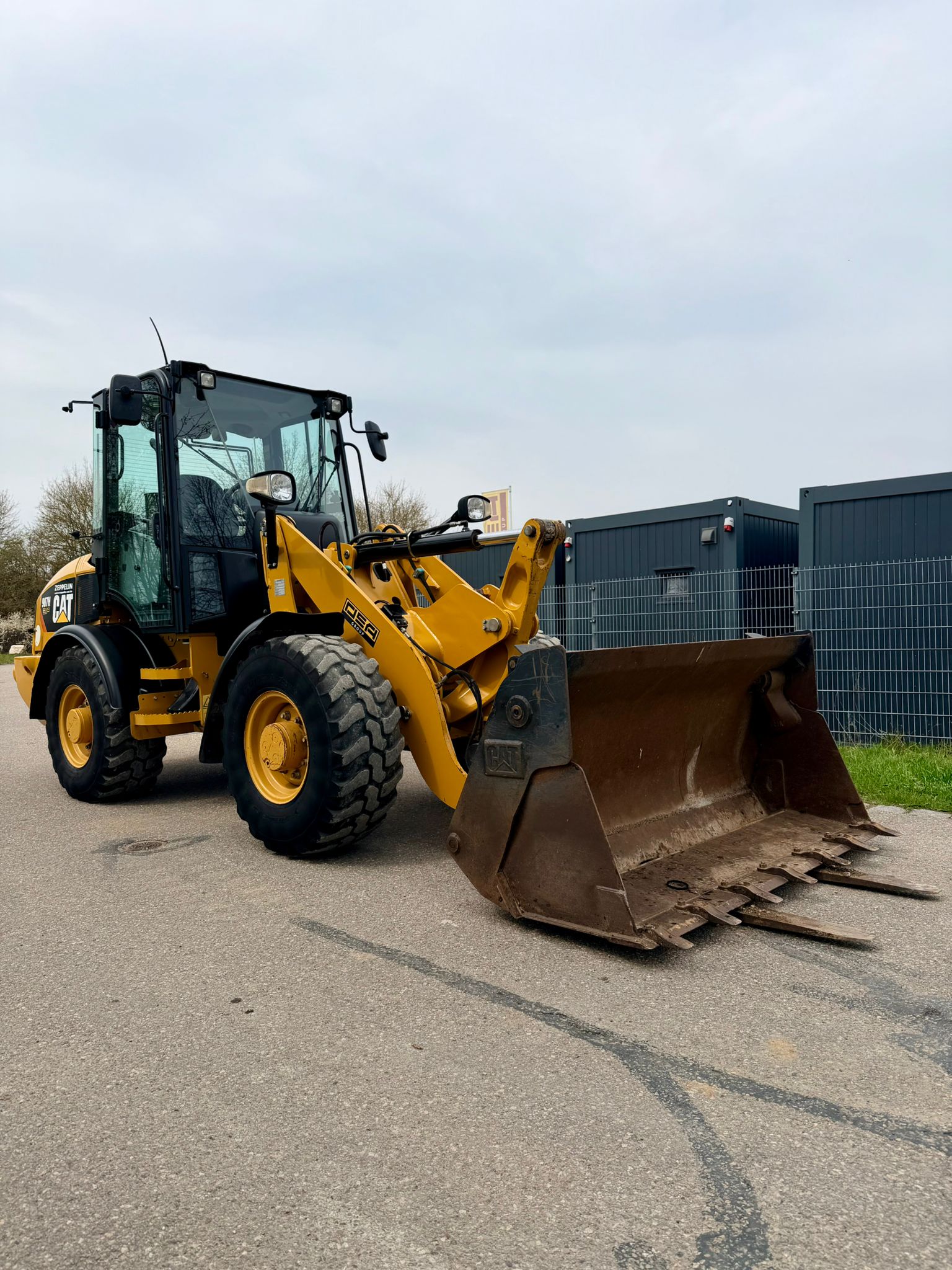 Gebraucht CAT 907H**Original 1.427 h** Klappschaufel, Gabel