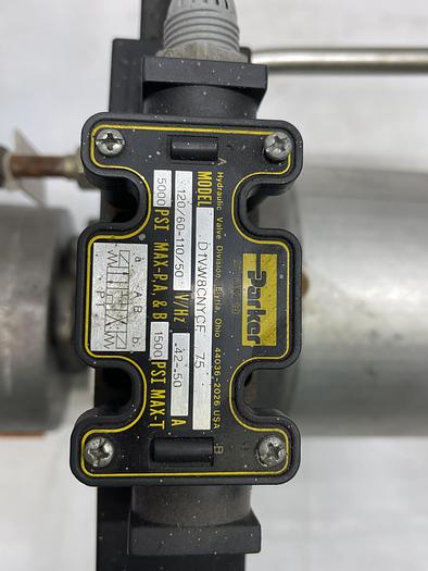 Used Lincon TP5339C HP 3/4 PH3 HZ60, Parker D1VW8CNYCF, Omega PSW800