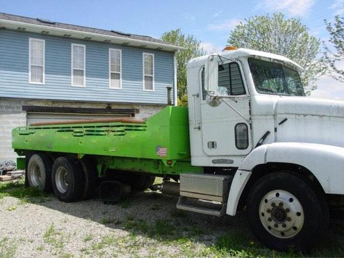 Used 1994 Freightliner 2000 Gallon Flat Bed Water Tank