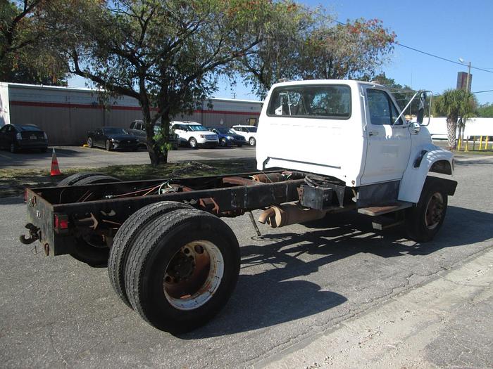Used 1999 Ford F 800 Cab & Chassis